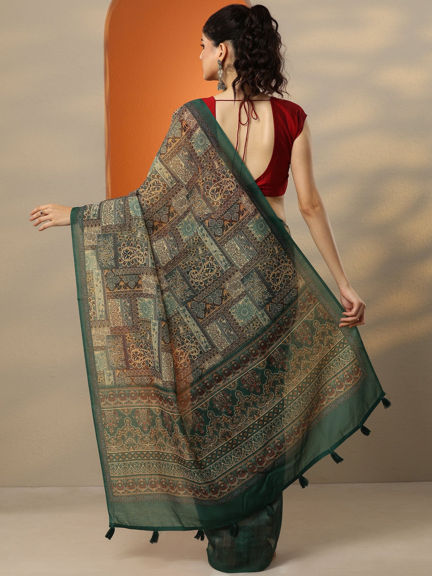 Green Printed Silk Blend Saree With Unstitched Blouse Piece