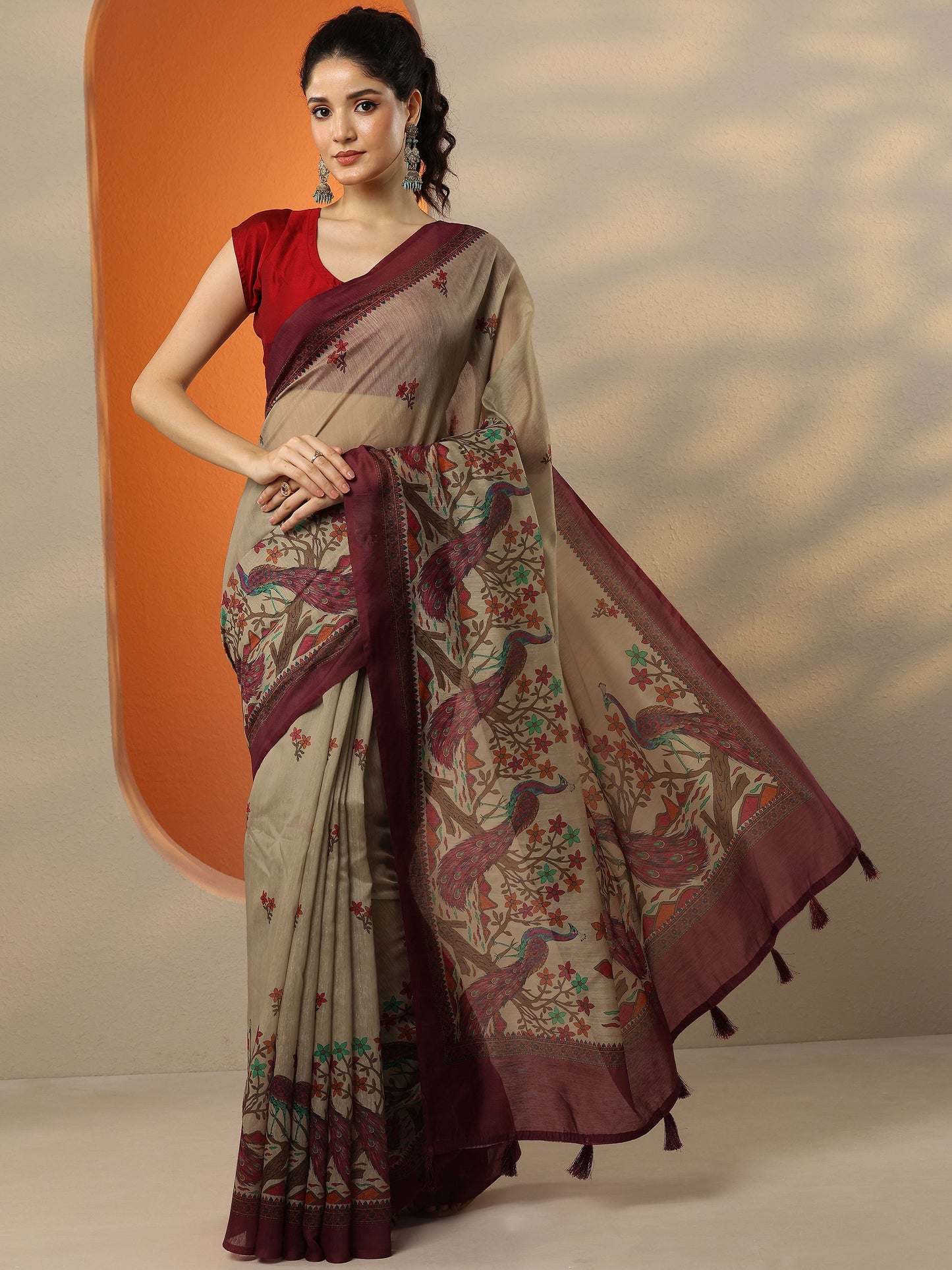 Beige Printed Silk Blend Saree With Unstitched Blouse Piece