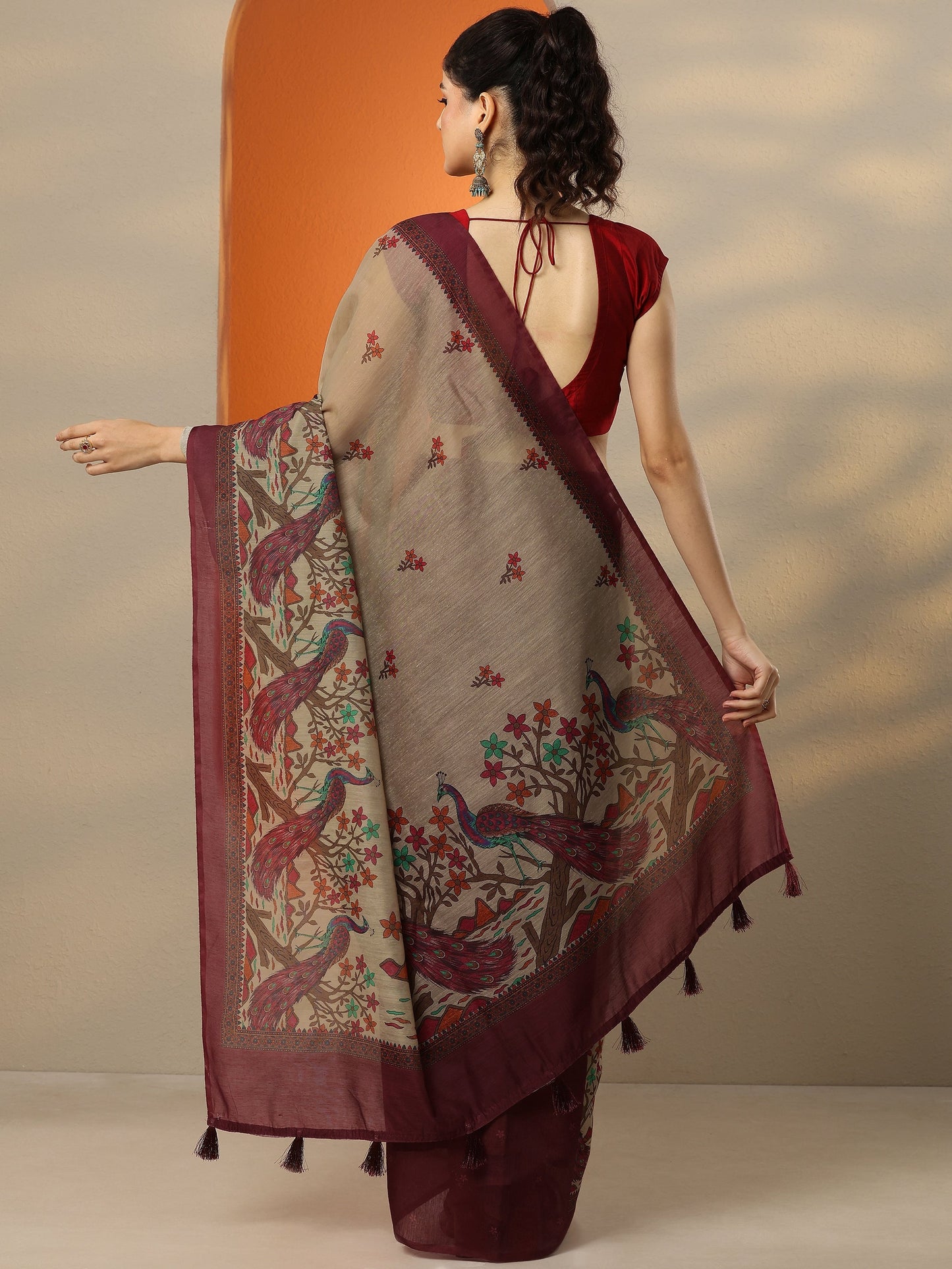 Beige Printed Silk Blend Saree With Unstitched Blouse Piece