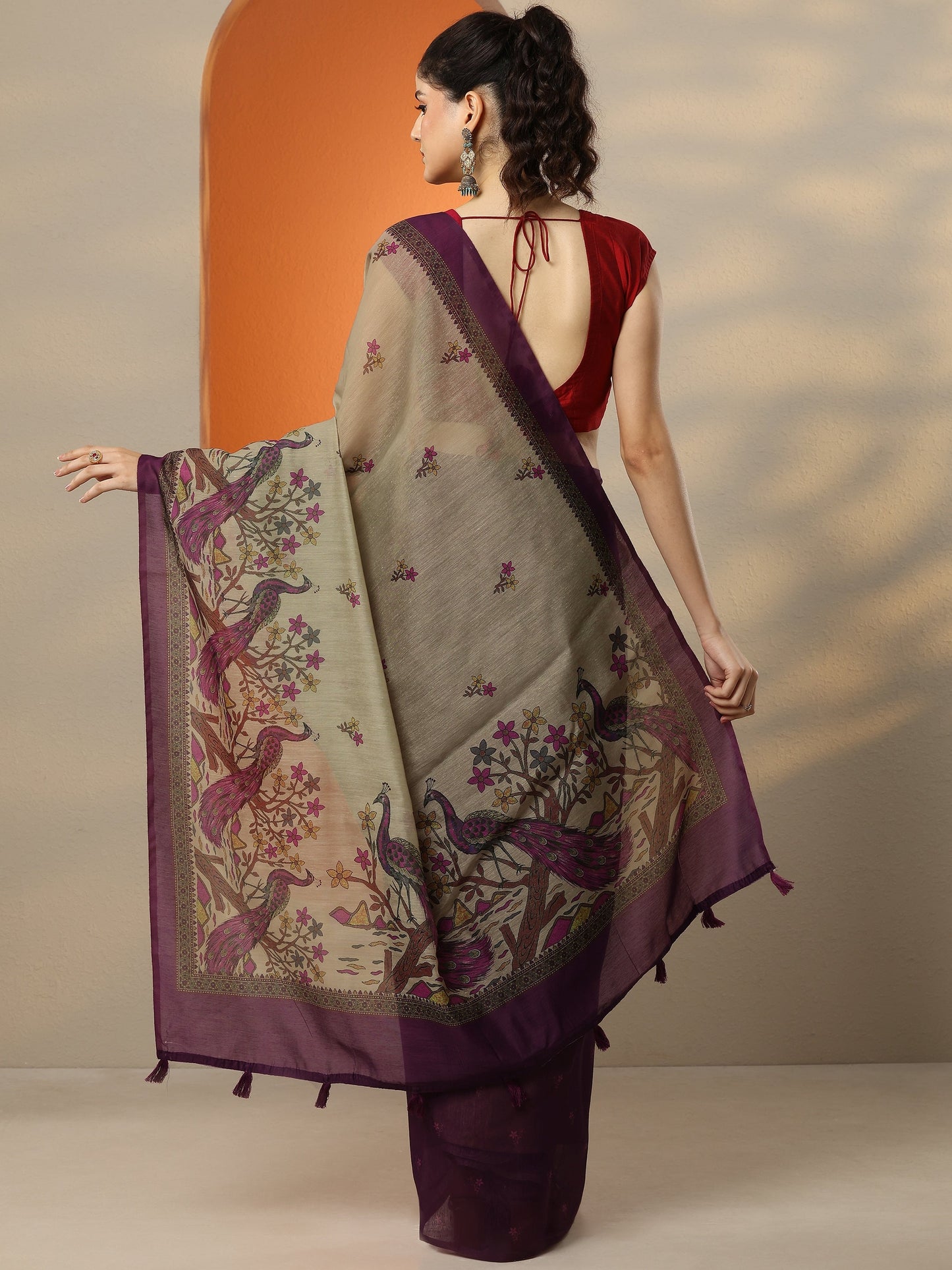Beige Printed Silk Blend Saree With Unstitched Blouse Piece