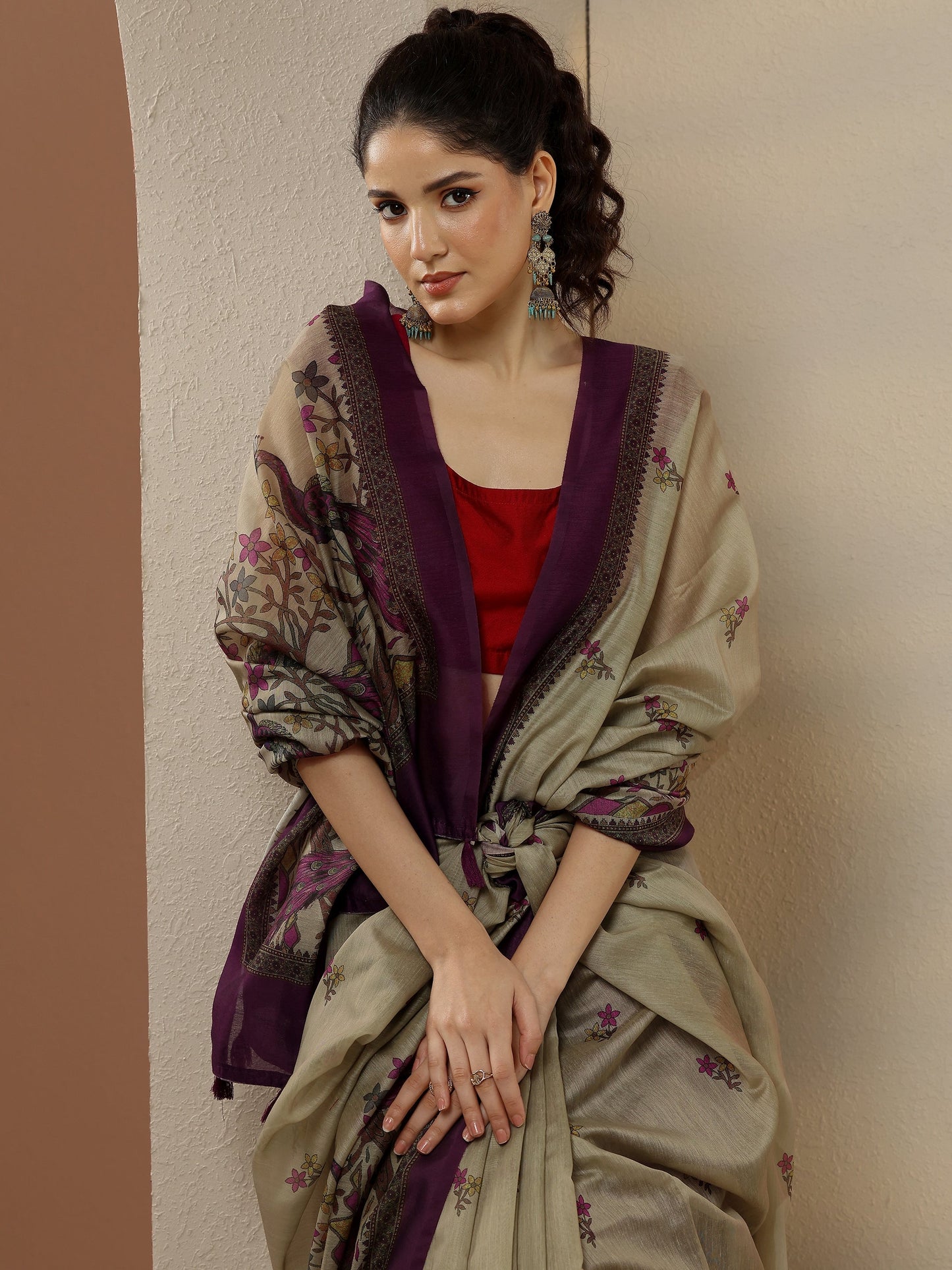 Beige Printed Silk Blend Saree With Unstitched Blouse Piece