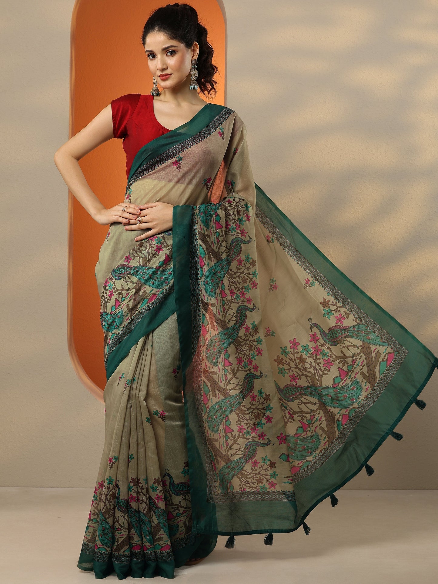 Beige Printed Silk Blend Saree With Unstitched Blouse Piece