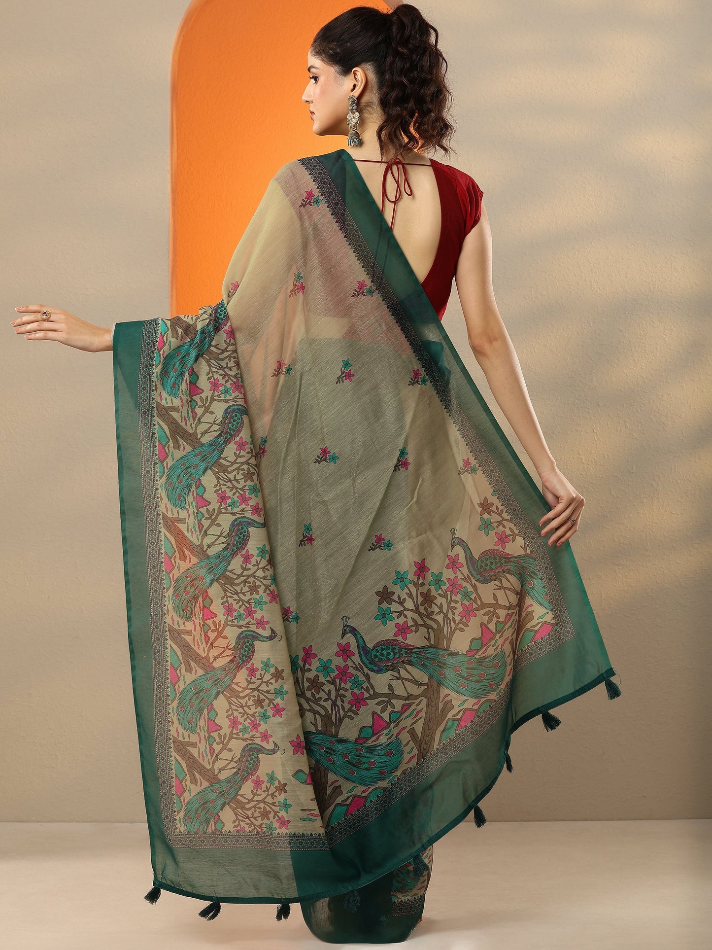 Beige Printed Silk Blend Saree With Unstitched Blouse Piece