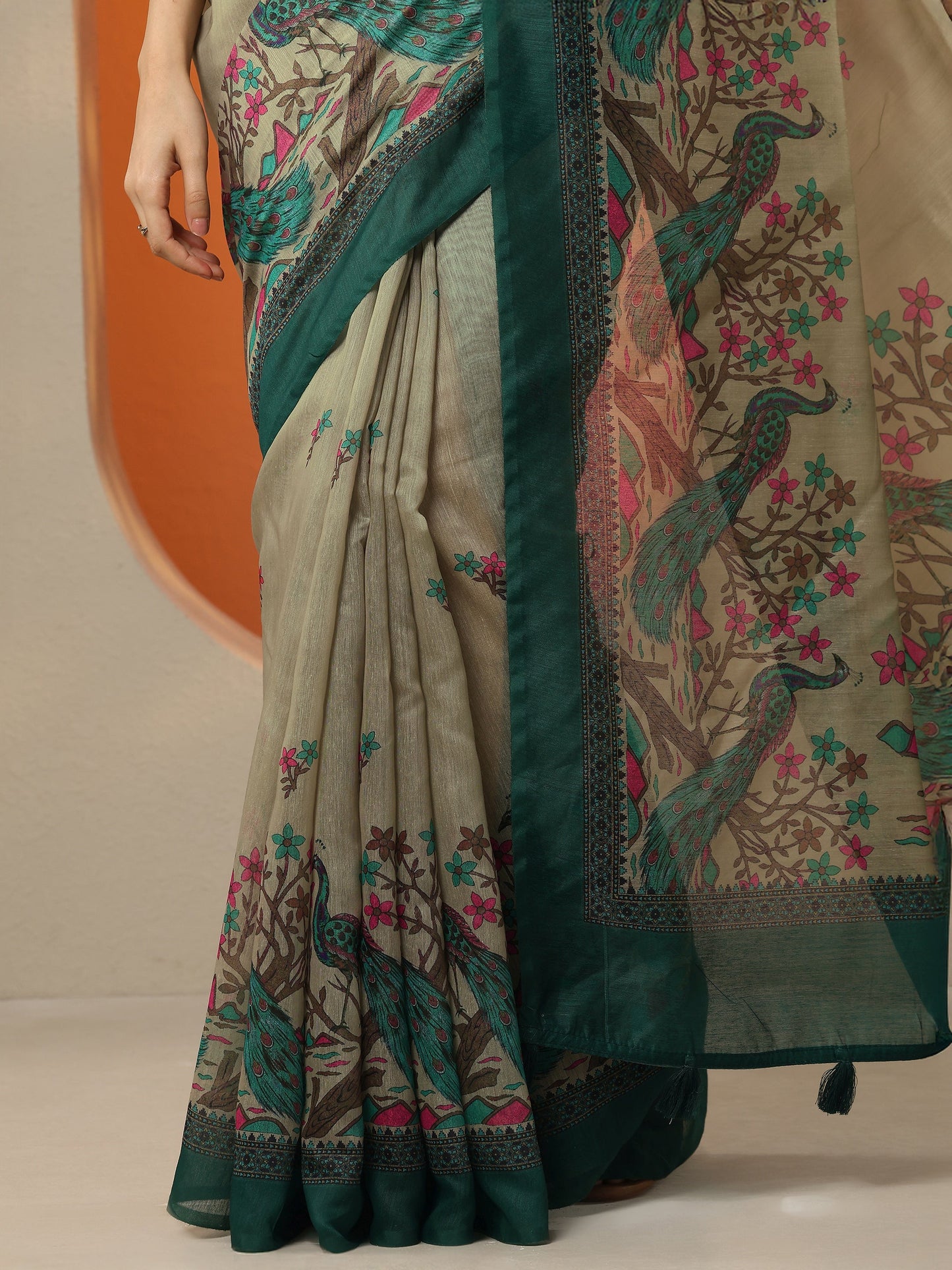 Beige Printed Silk Blend Saree With Unstitched Blouse Piece