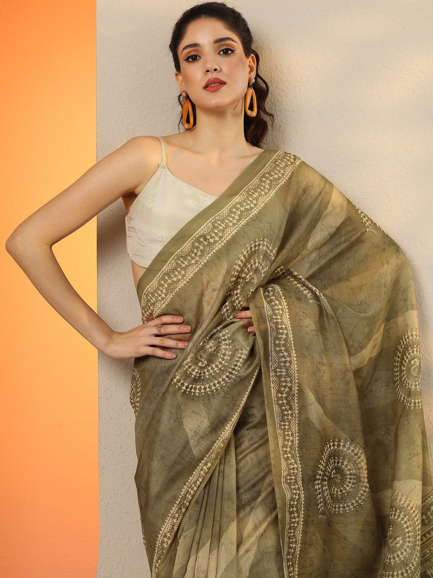 Green Printed Silk Blend Saree With Unstitched Blouse Piece