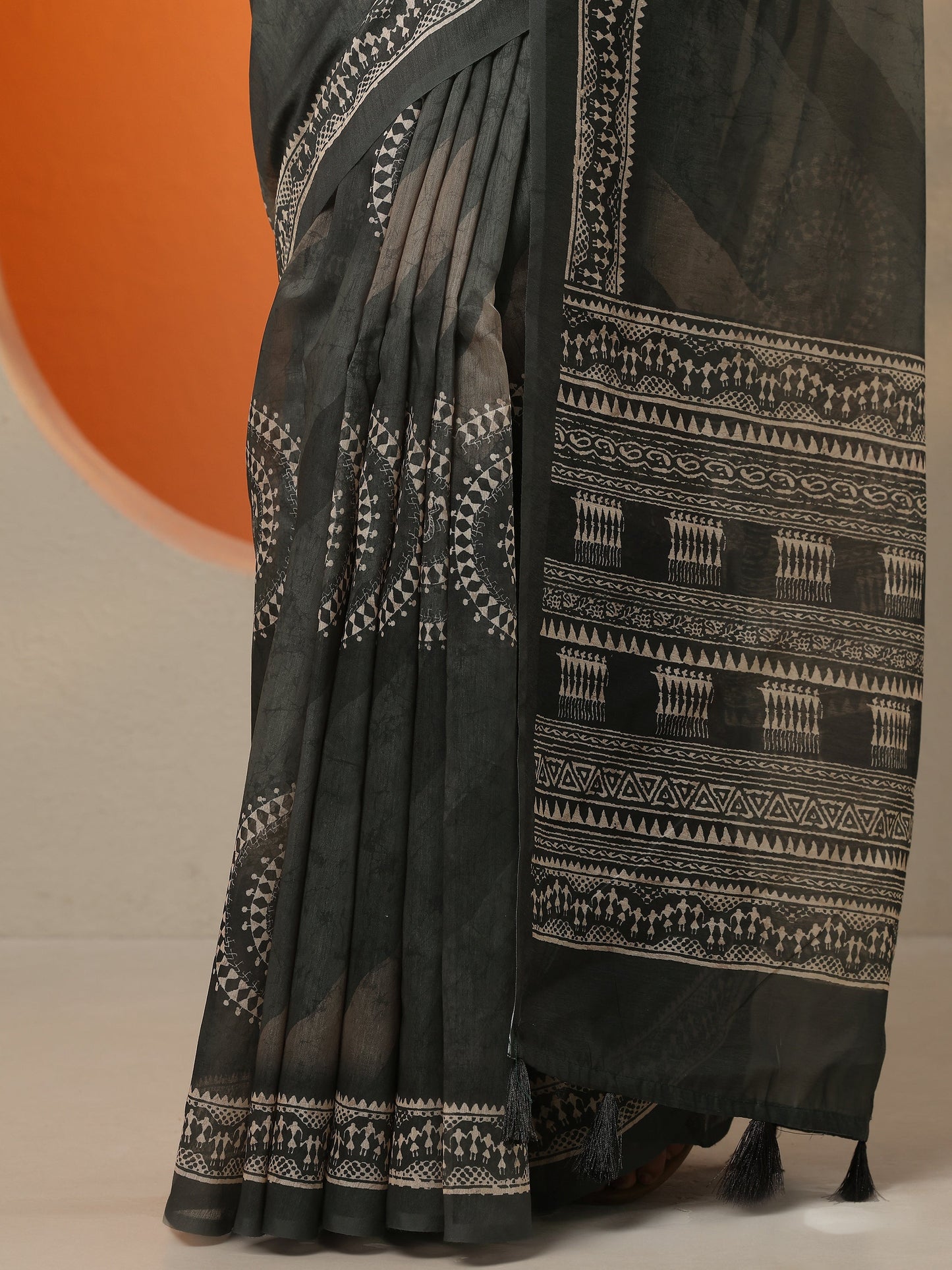 Grey Printed Silk Blend Saree With Unstitched Blouse Piece
