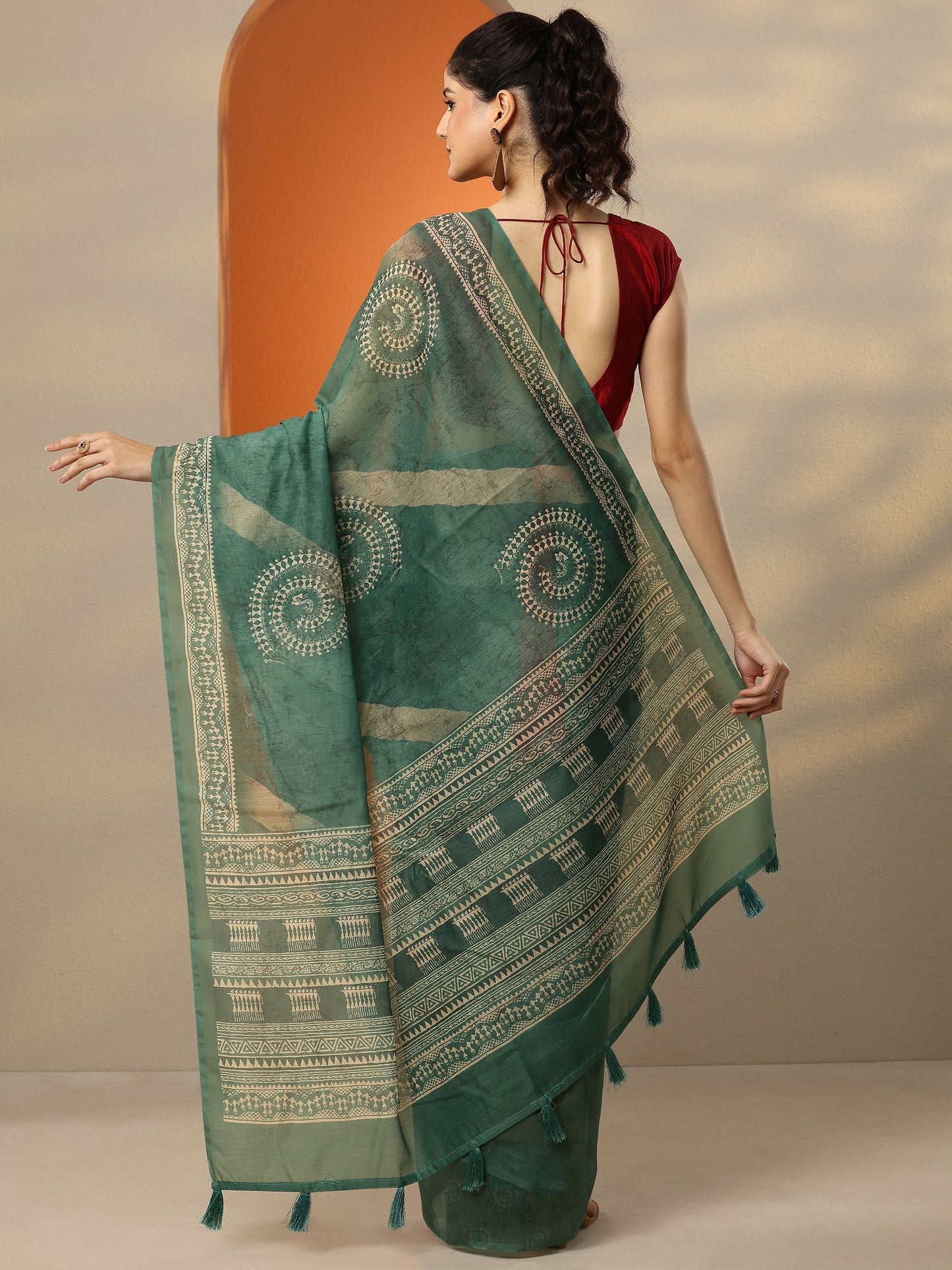 Green Printed Silk Blend Saree With Unstitched Blouse Piece