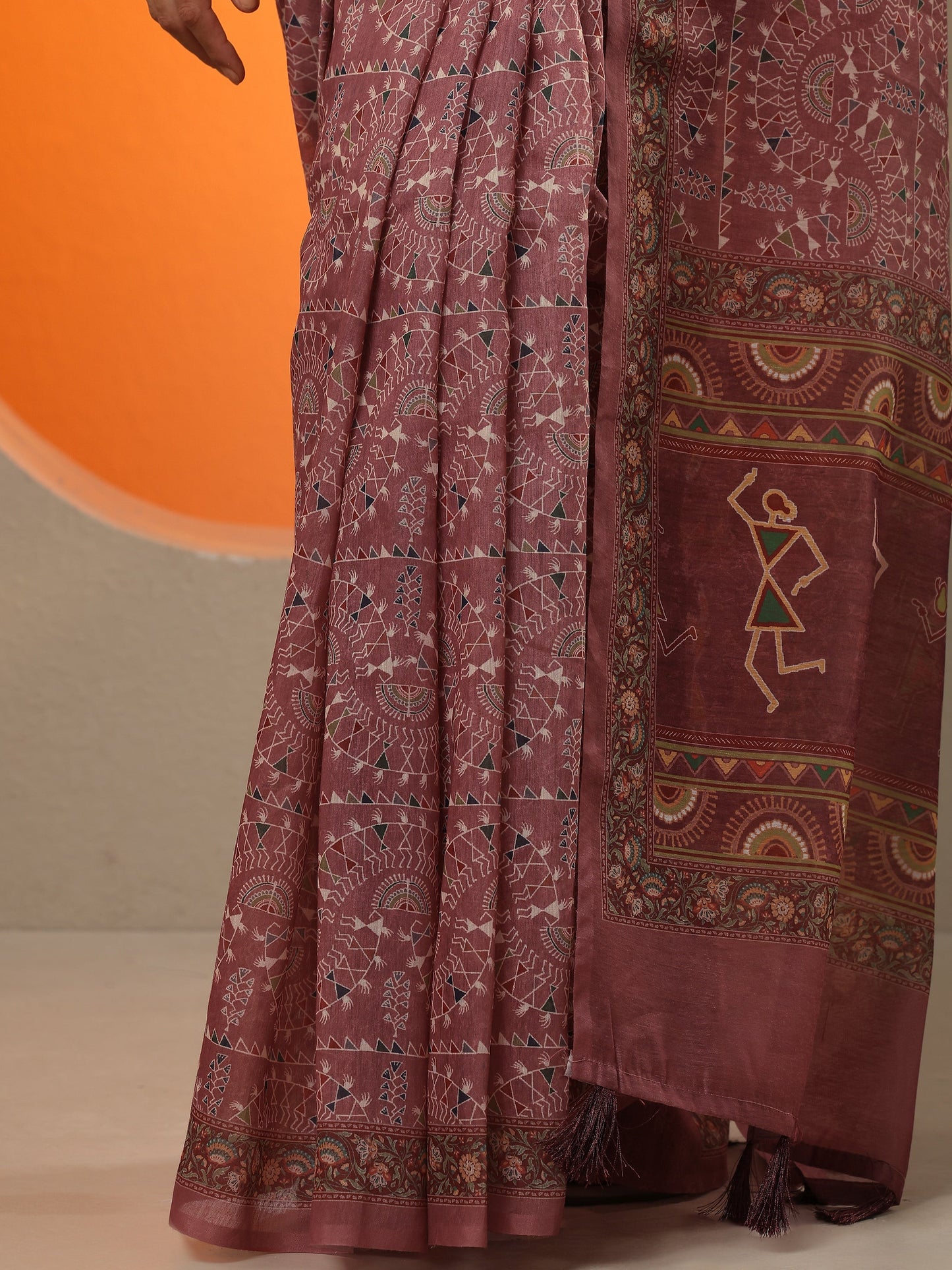 Brown Printed Silk Blend Saree With Unstitched Blouse Piece