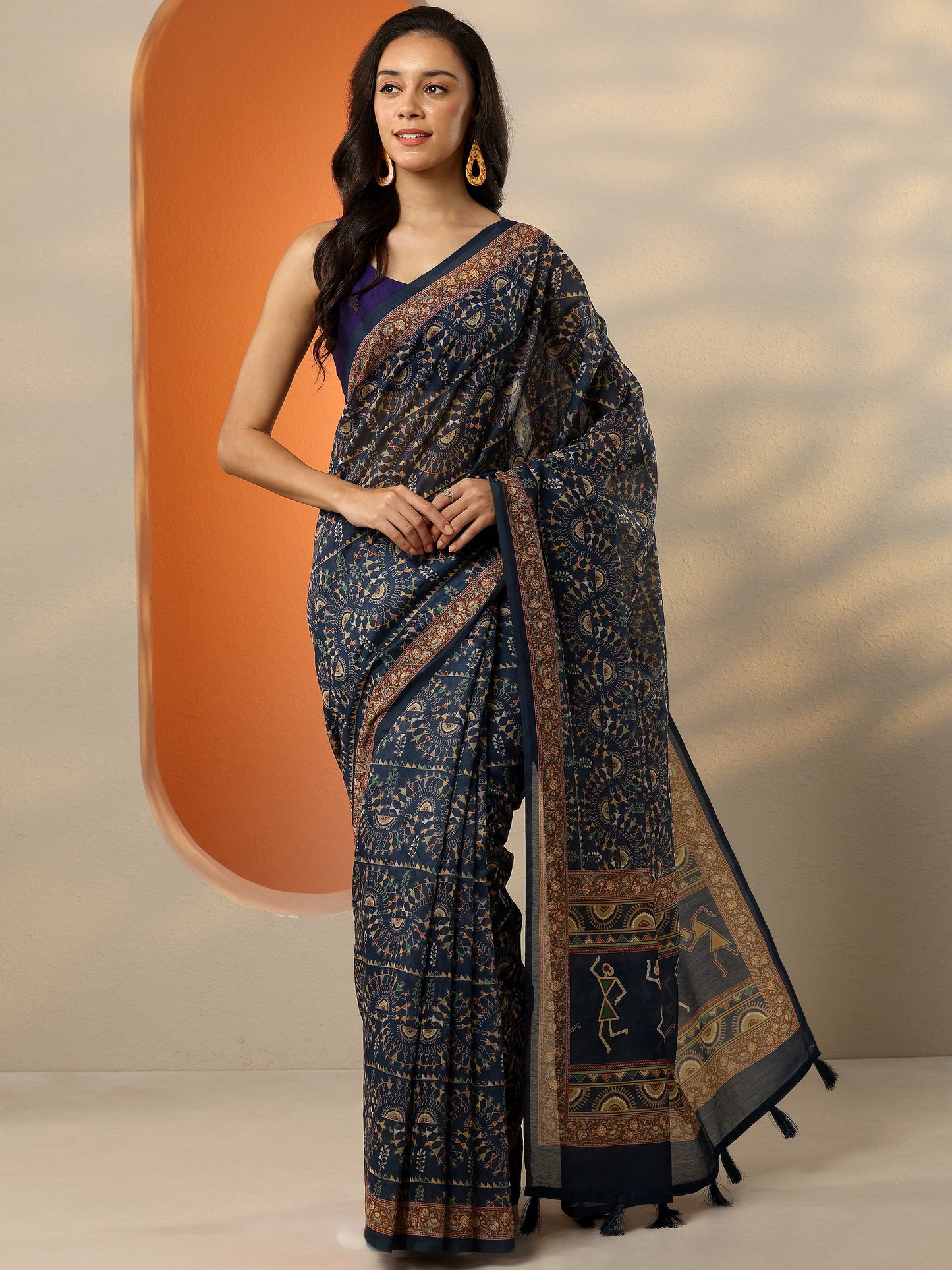 Navy Blue Printed Silk Blend Saree With Unstitched Blouse Piece
