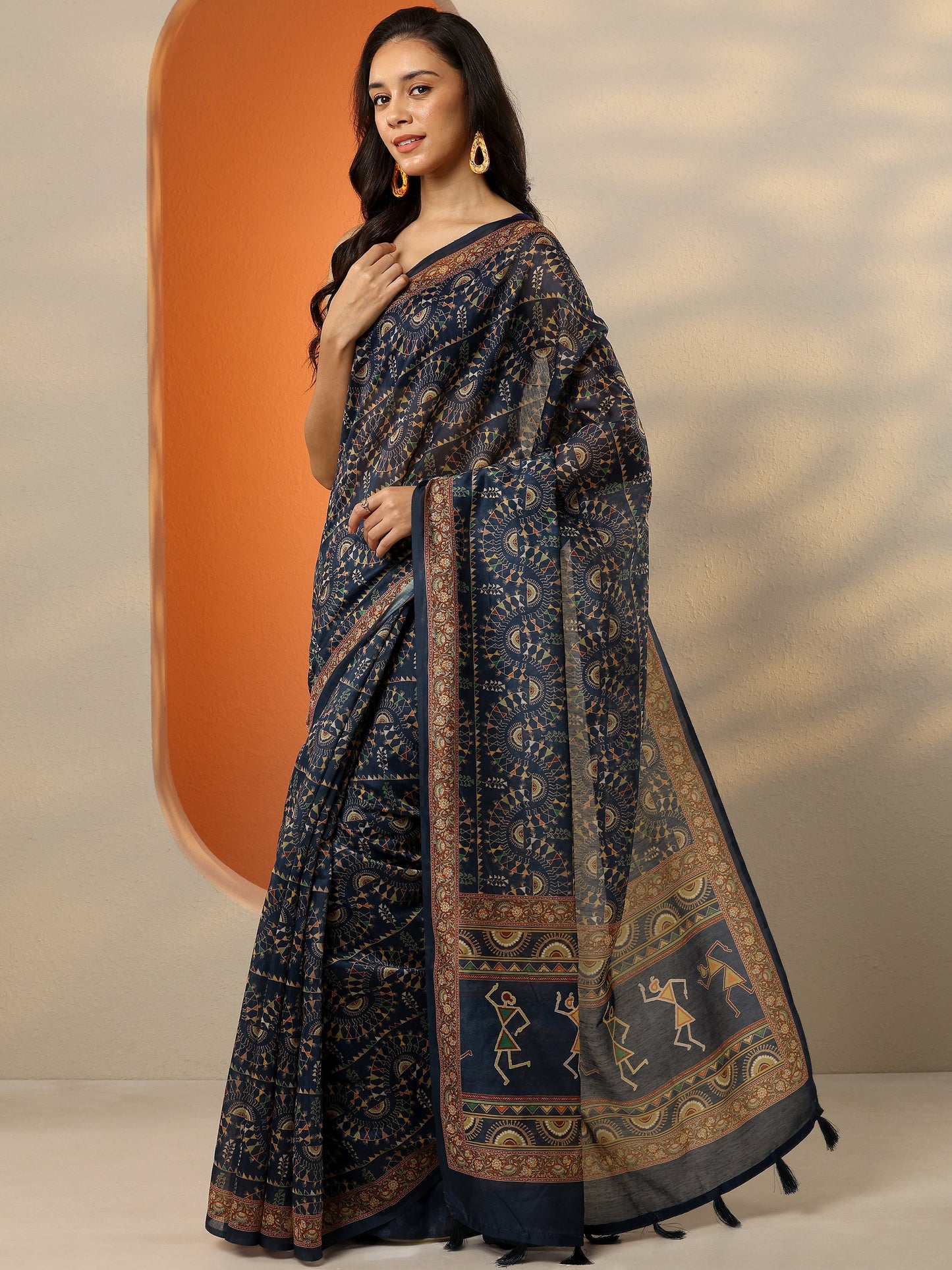 Navy Blue Printed Silk Blend Saree With Unstitched Blouse Piece