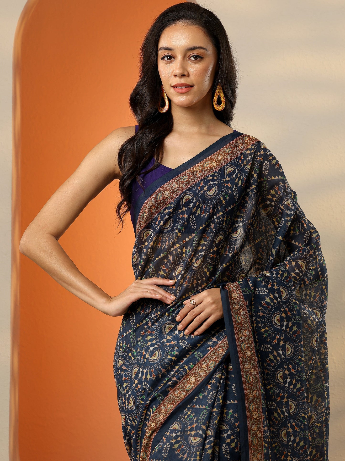 Navy Blue Printed Silk Blend Saree With Unstitched Blouse Piece