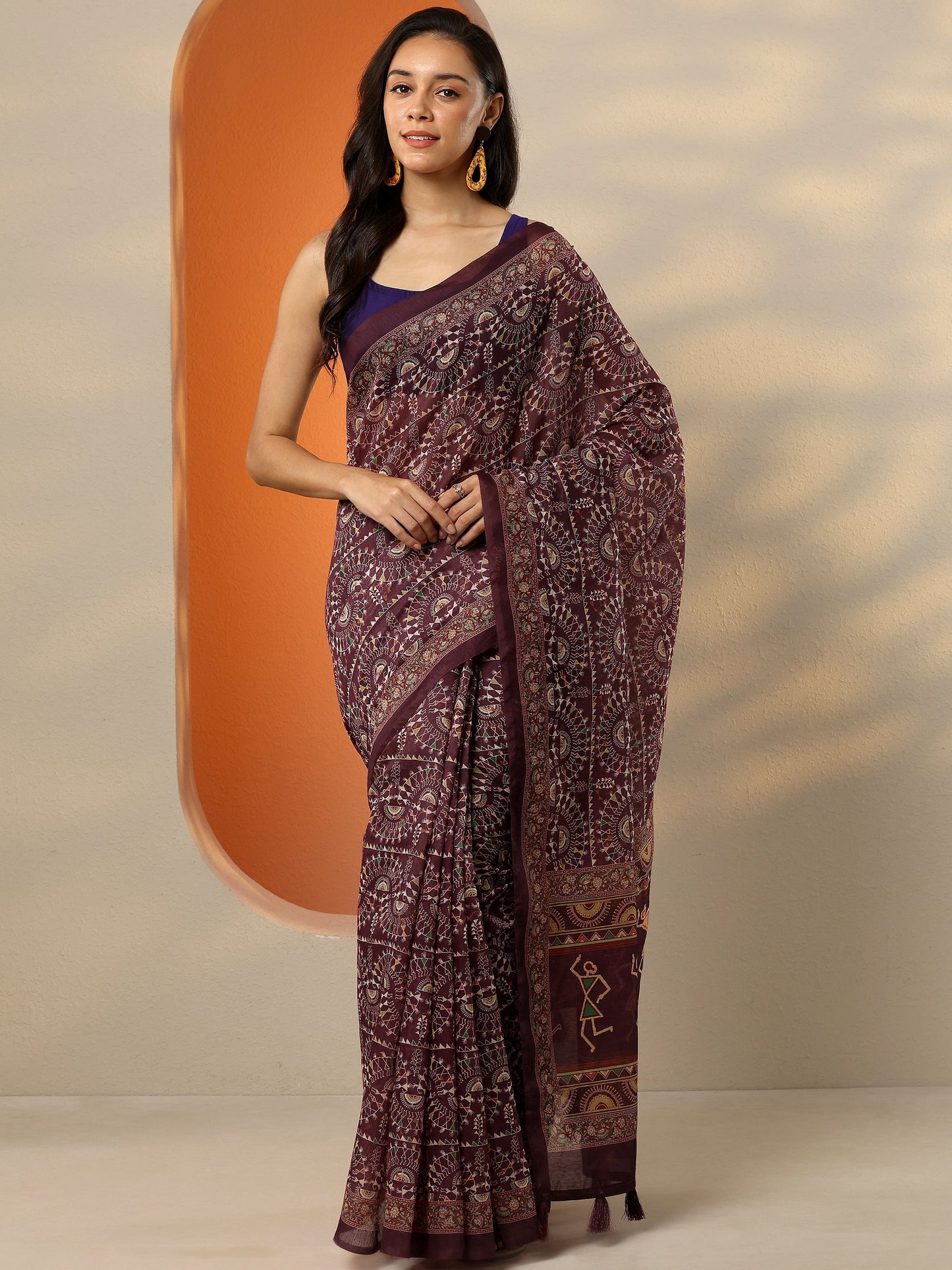 Brown Printed Silk Blend Saree With Unstitched Blouse Piece