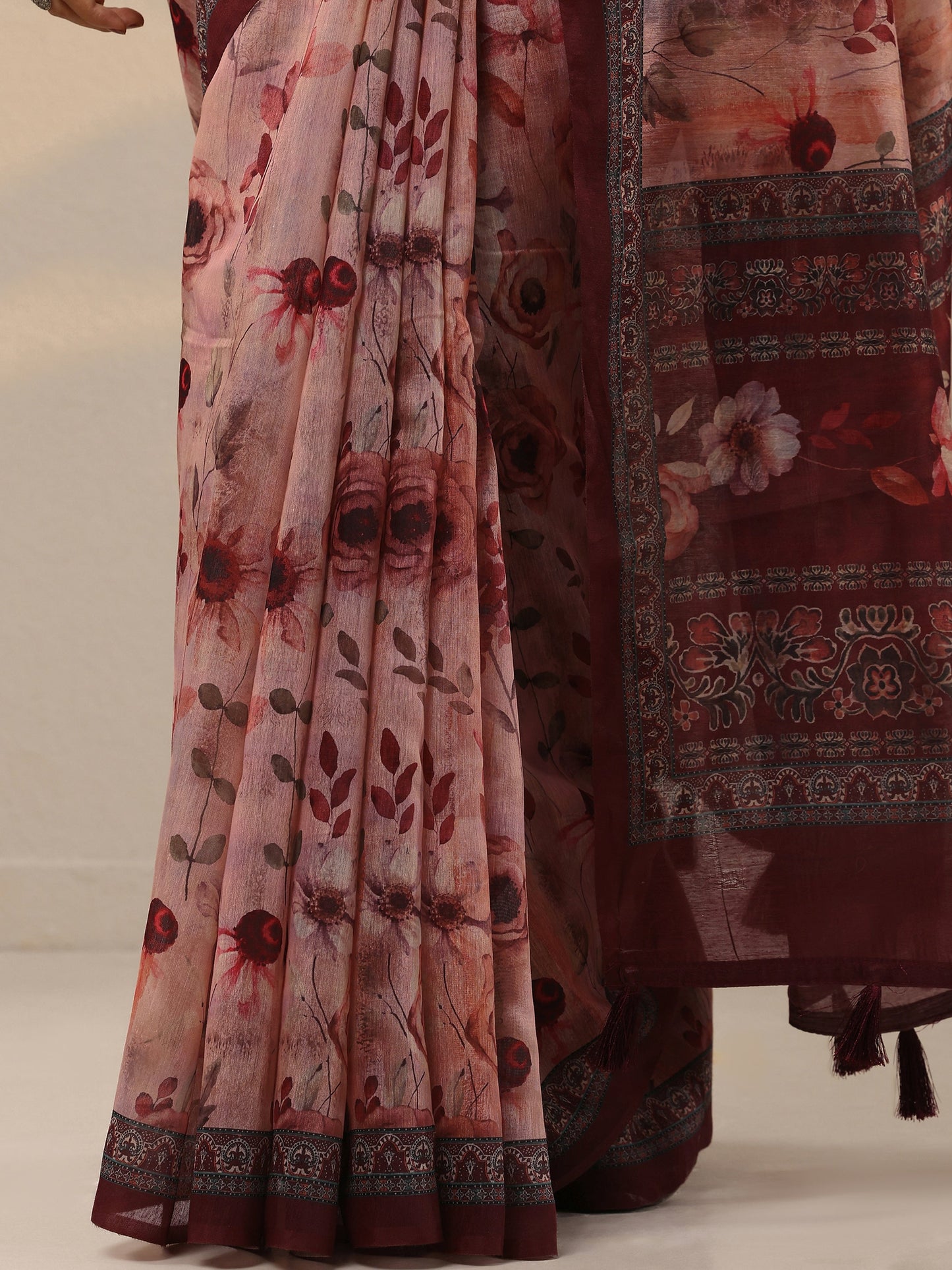 Brown Printed Silk Blend Saree With Unstitched Blouse Piece