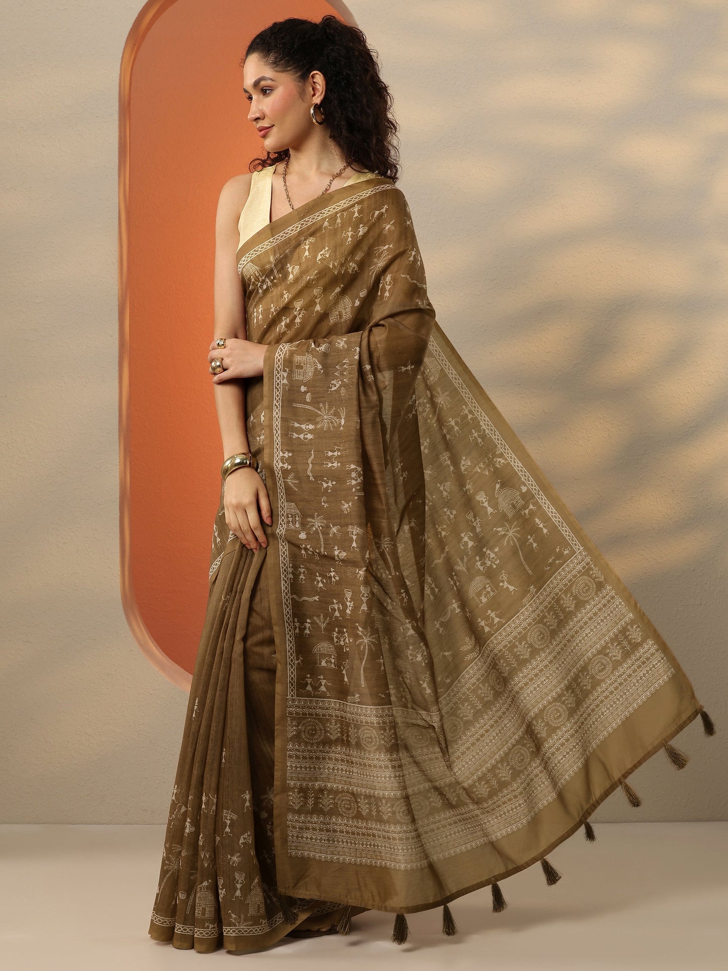 Brown Printed Silk Blend Saree With Unstitched Blouse Piece