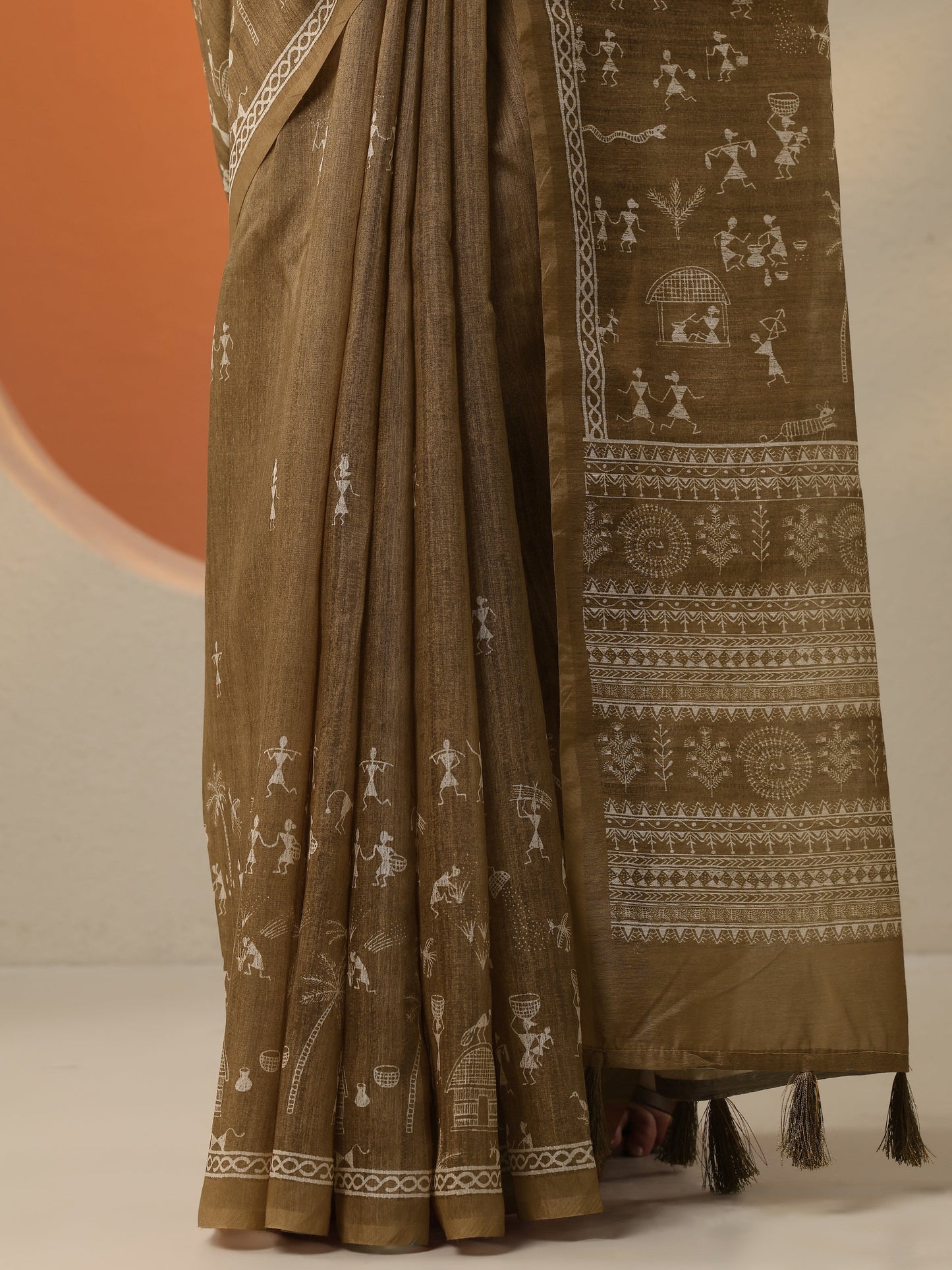 Brown Printed Silk Blend Saree With Unstitched Blouse Piece