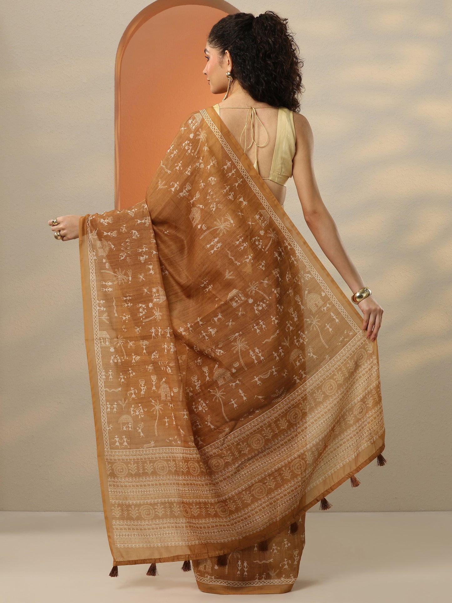 Rust Printed Silk Blend Saree With Unstitched Blouse Piece
