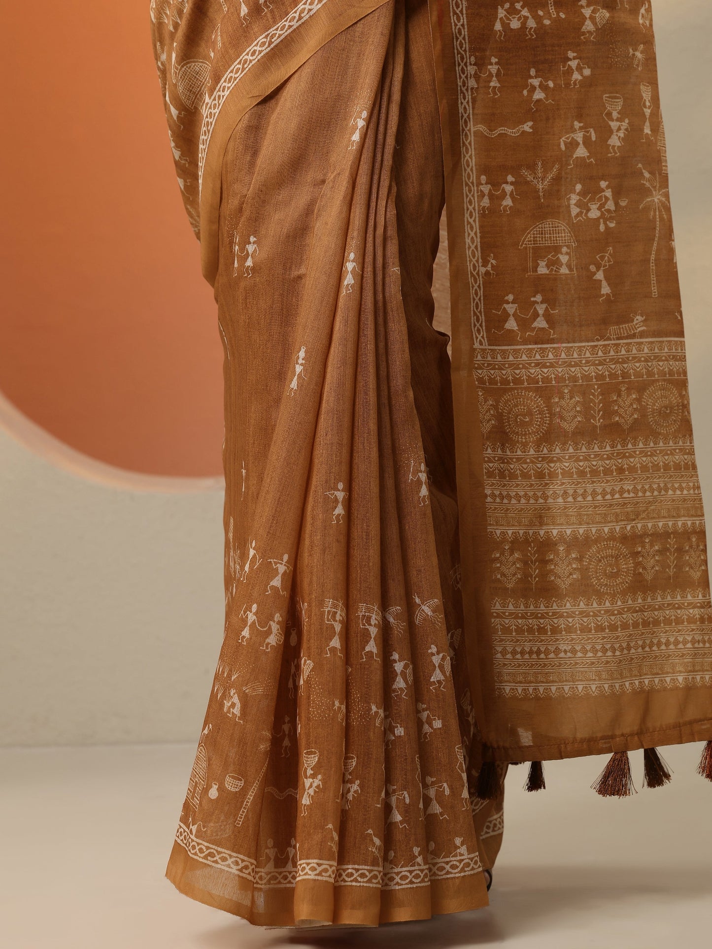 Rust Printed Silk Blend Saree With Unstitched Blouse Piece