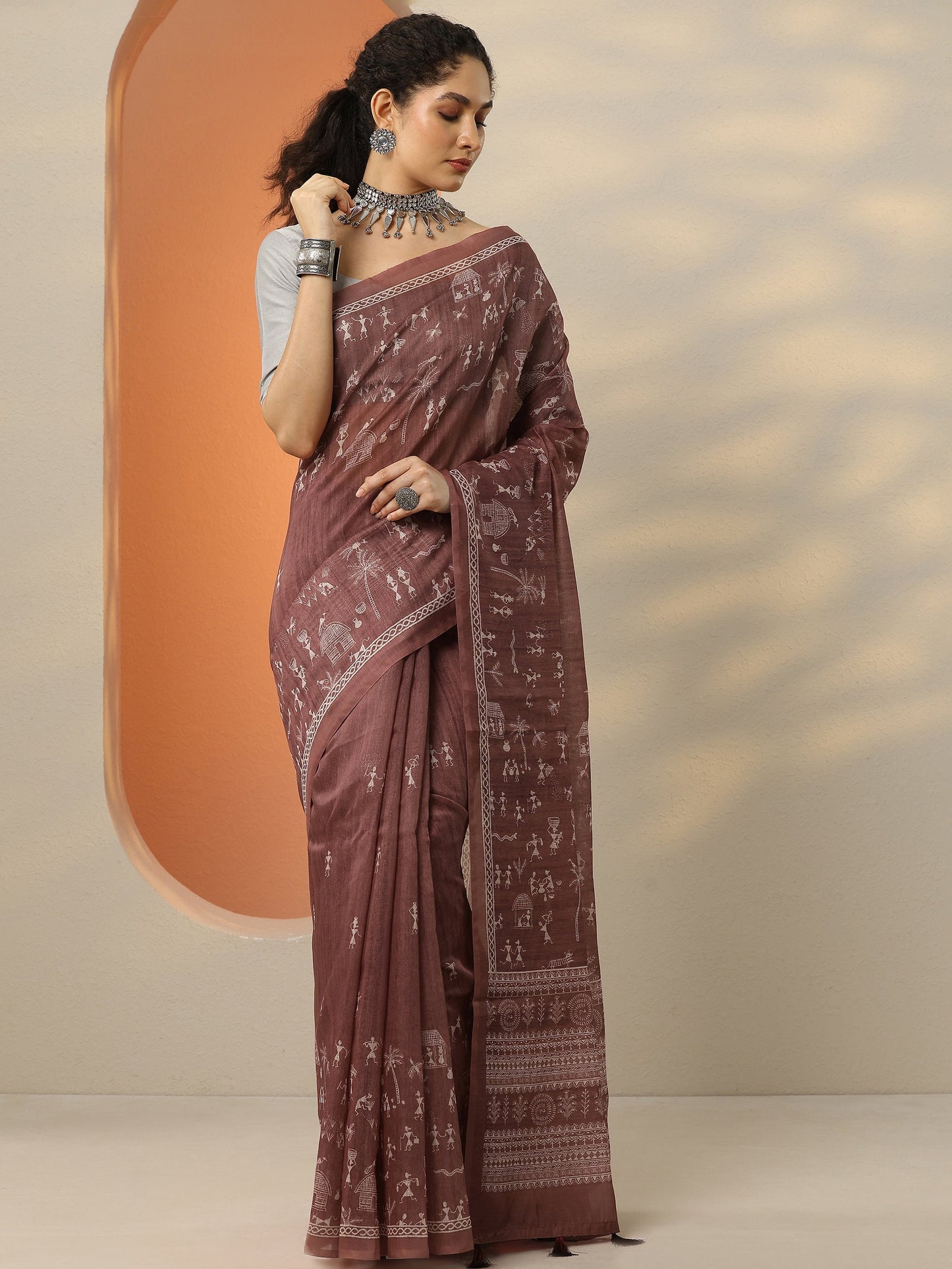 Brown Printed Silk Blend Saree With Unstitched Blouse Piece