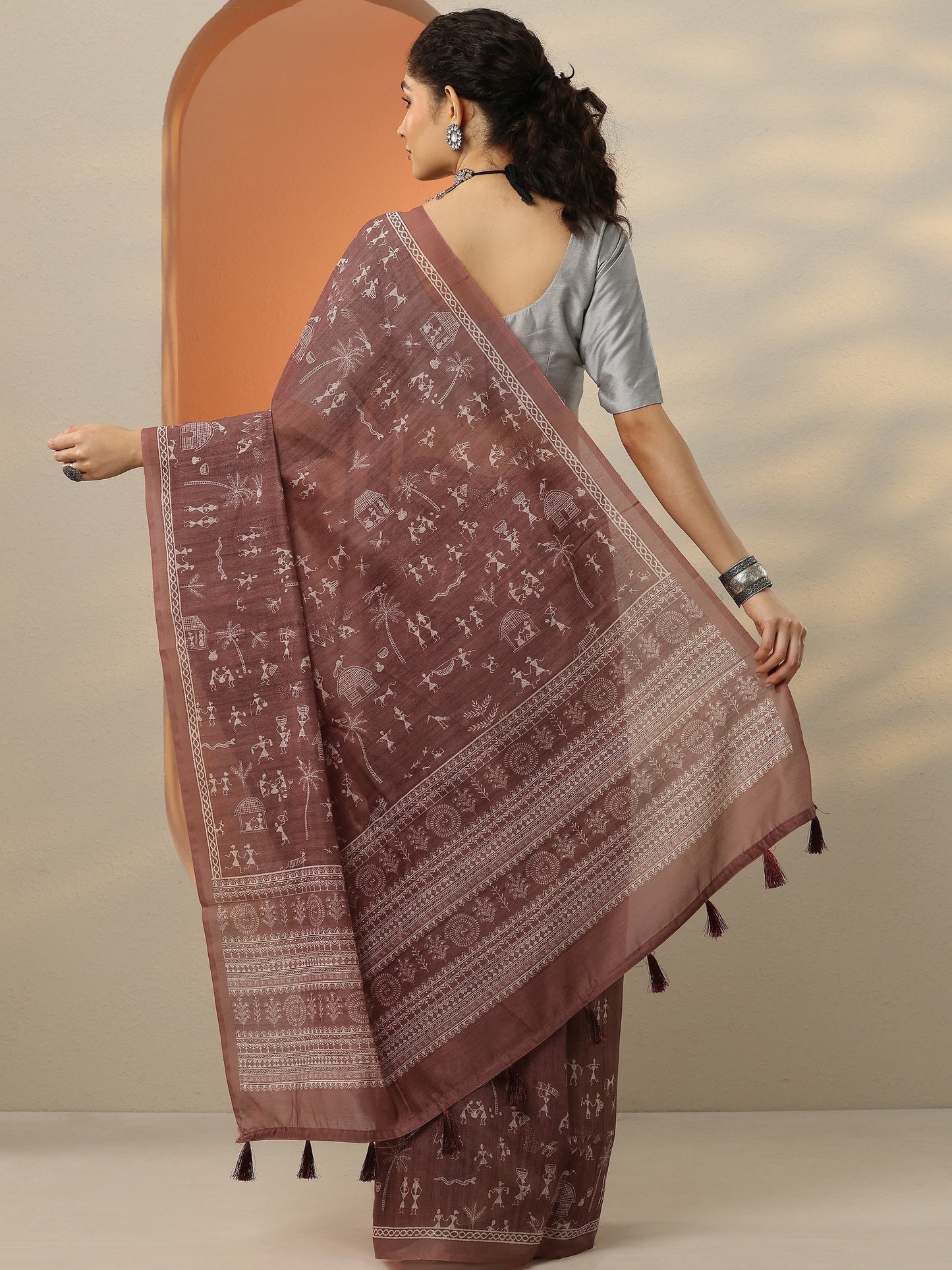 Brown Printed Silk Blend Saree With Unstitched Blouse Piece