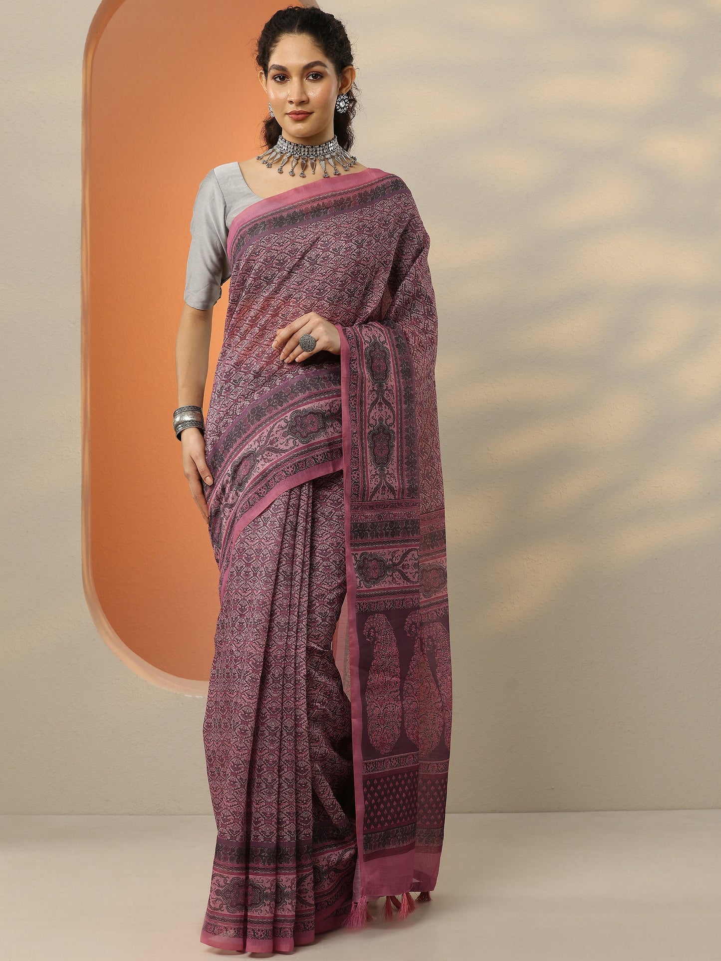 Pink Printed Silk Blend Saree With Unstitched Blouse Piece