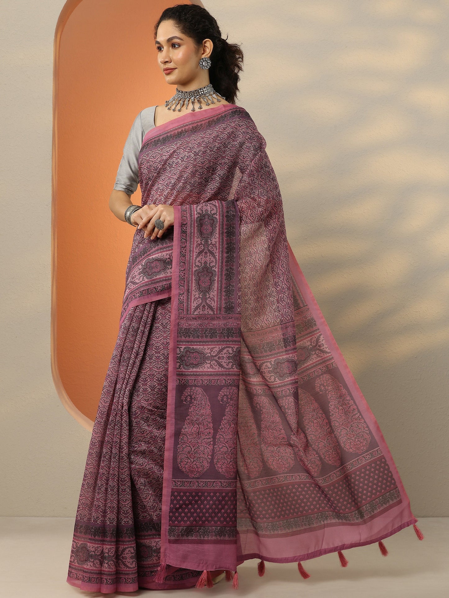 Pink Printed Silk Blend Saree With Unstitched Blouse Piece