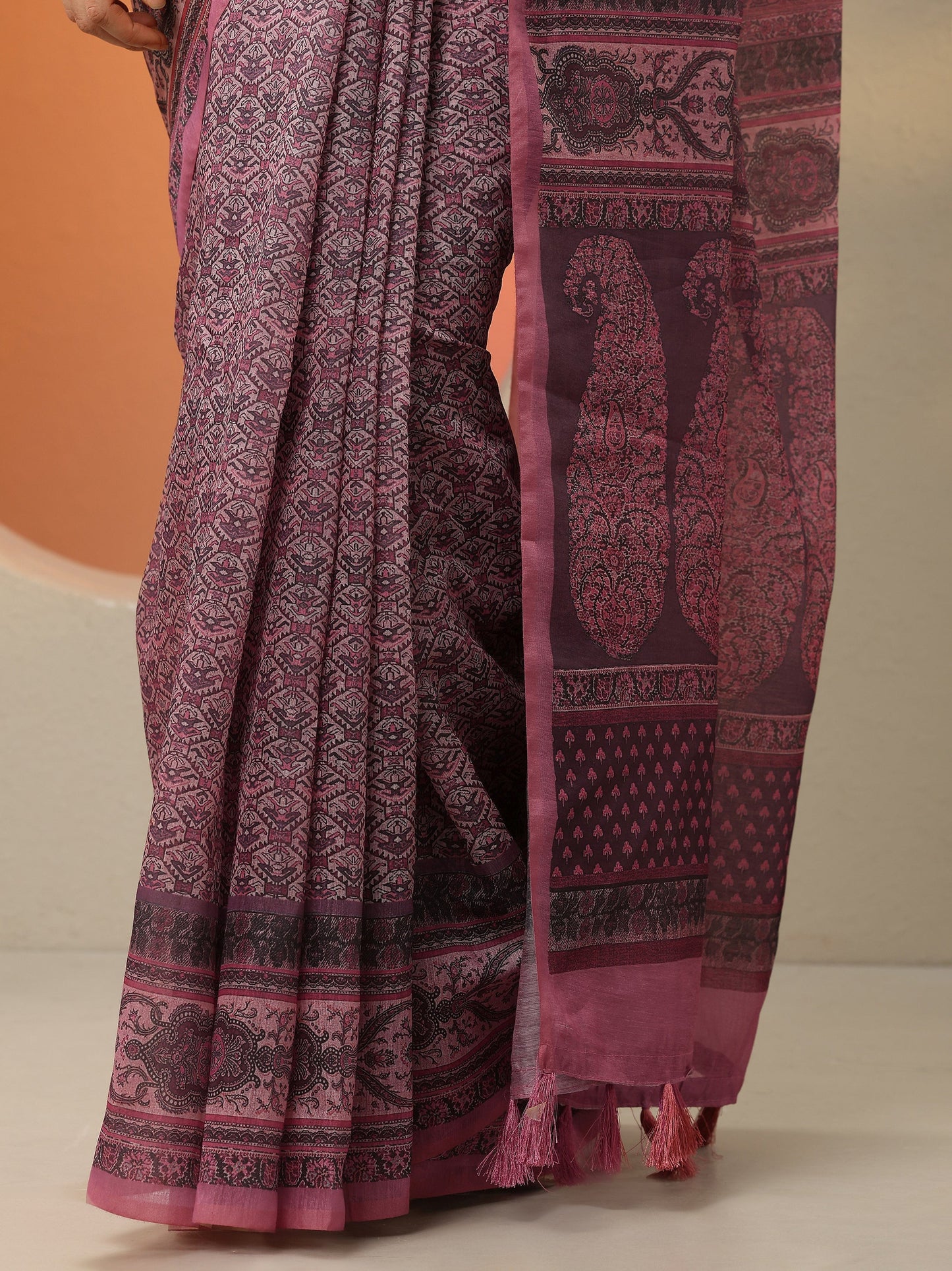 Pink Printed Silk Blend Saree With Unstitched Blouse Piece