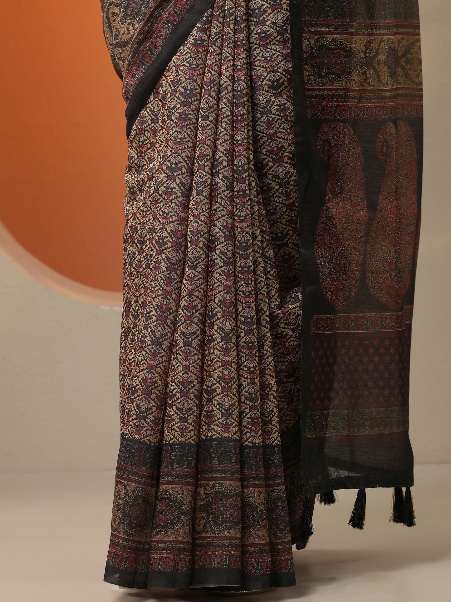 Black Printed Silk Blend Saree With Unstitched Blouse Piece