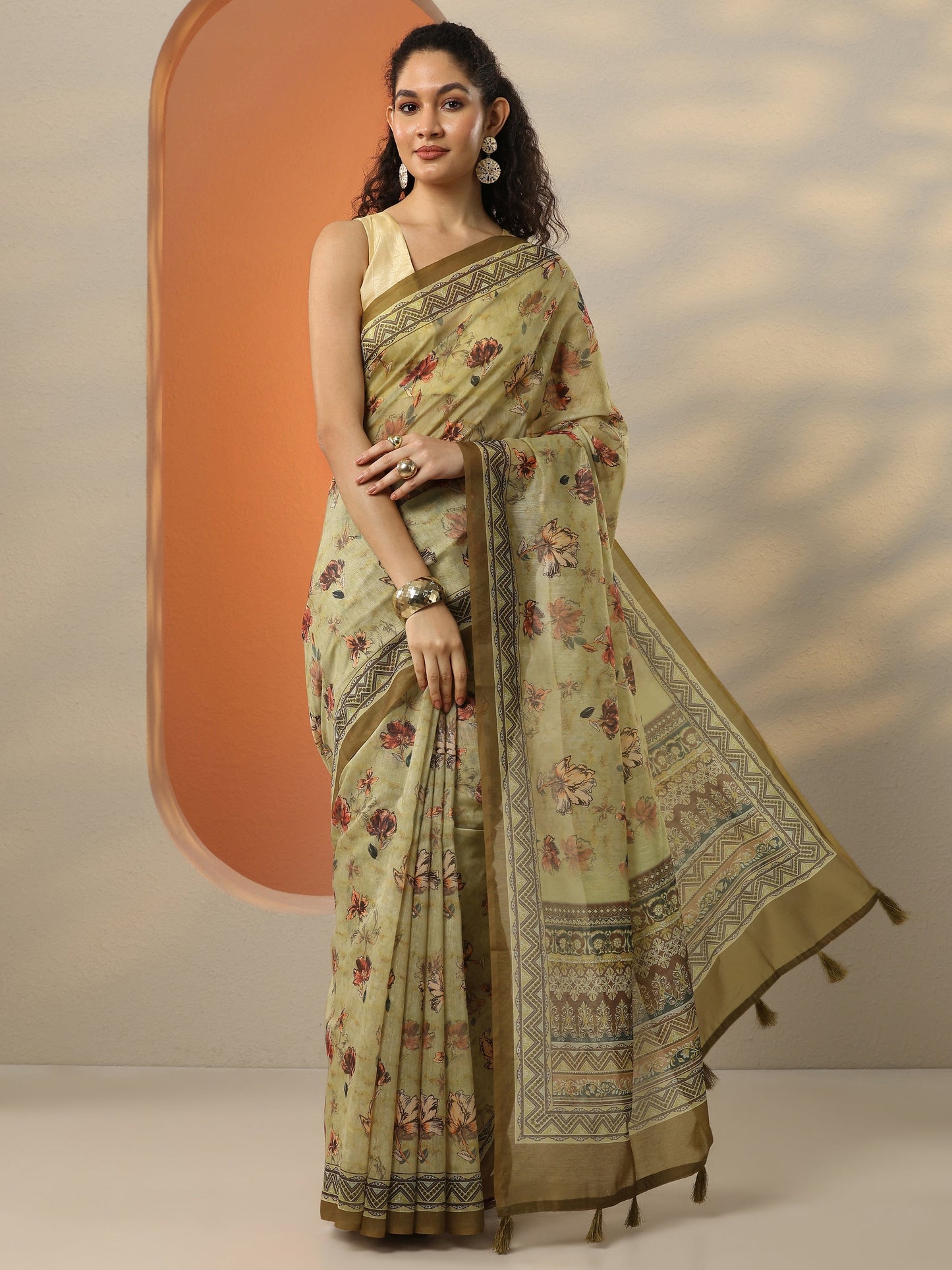 Green Printed Silk Blend Saree With Unstitched Blouse Piece