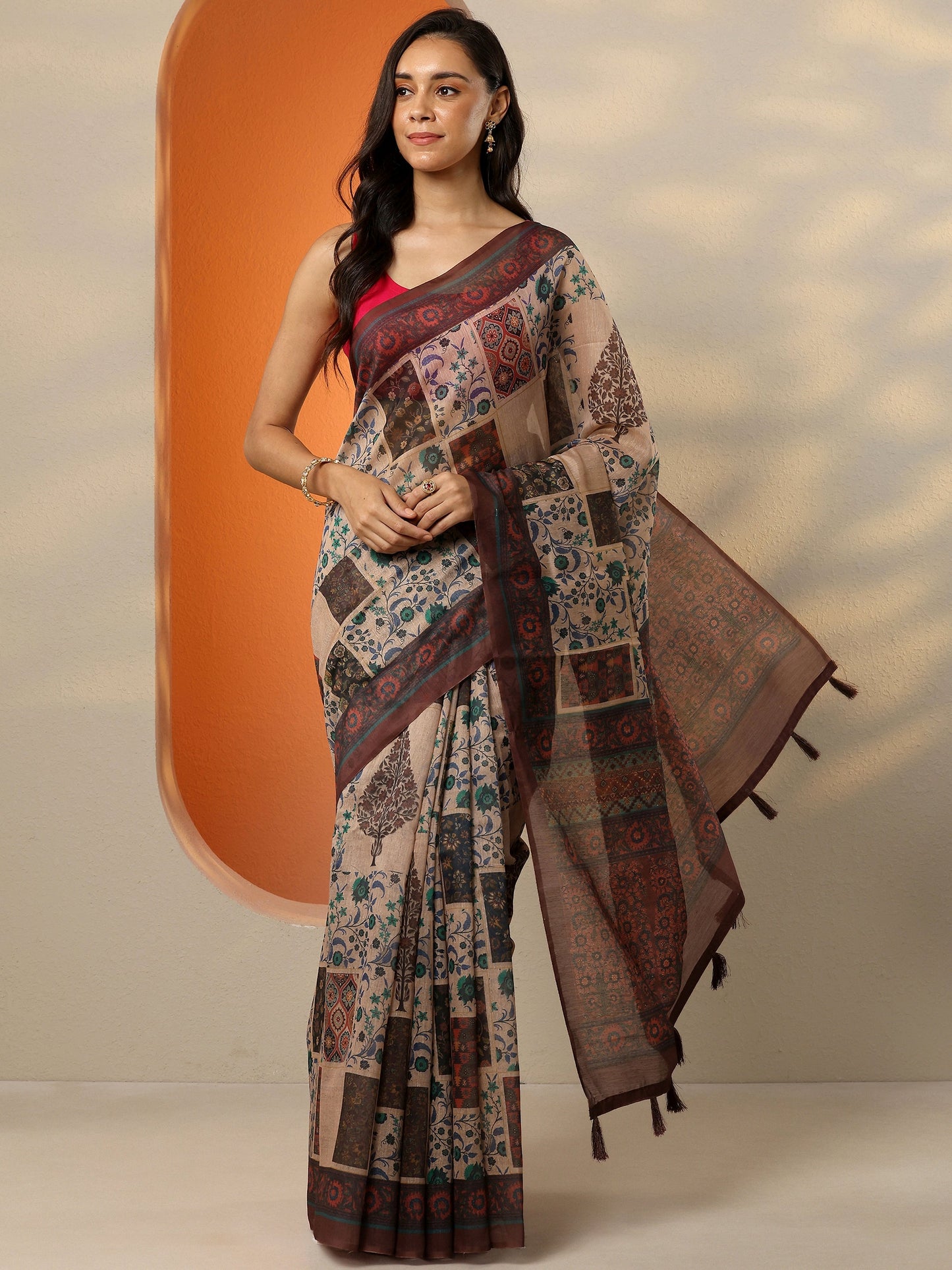 Beige Printed Silk Blend Saree With Unstitched Blouse Piece