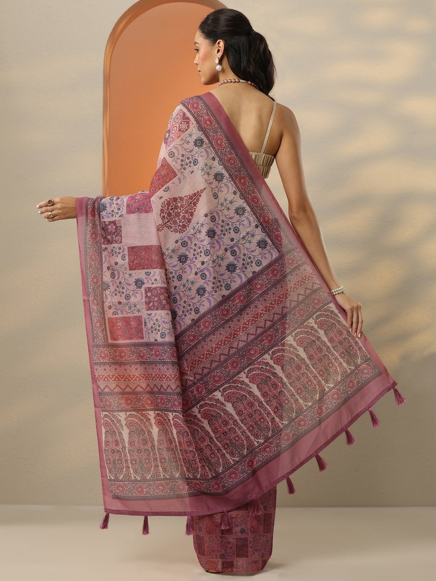 Pink Printed Silk Blend Saree With Unstitched Blouse Piece