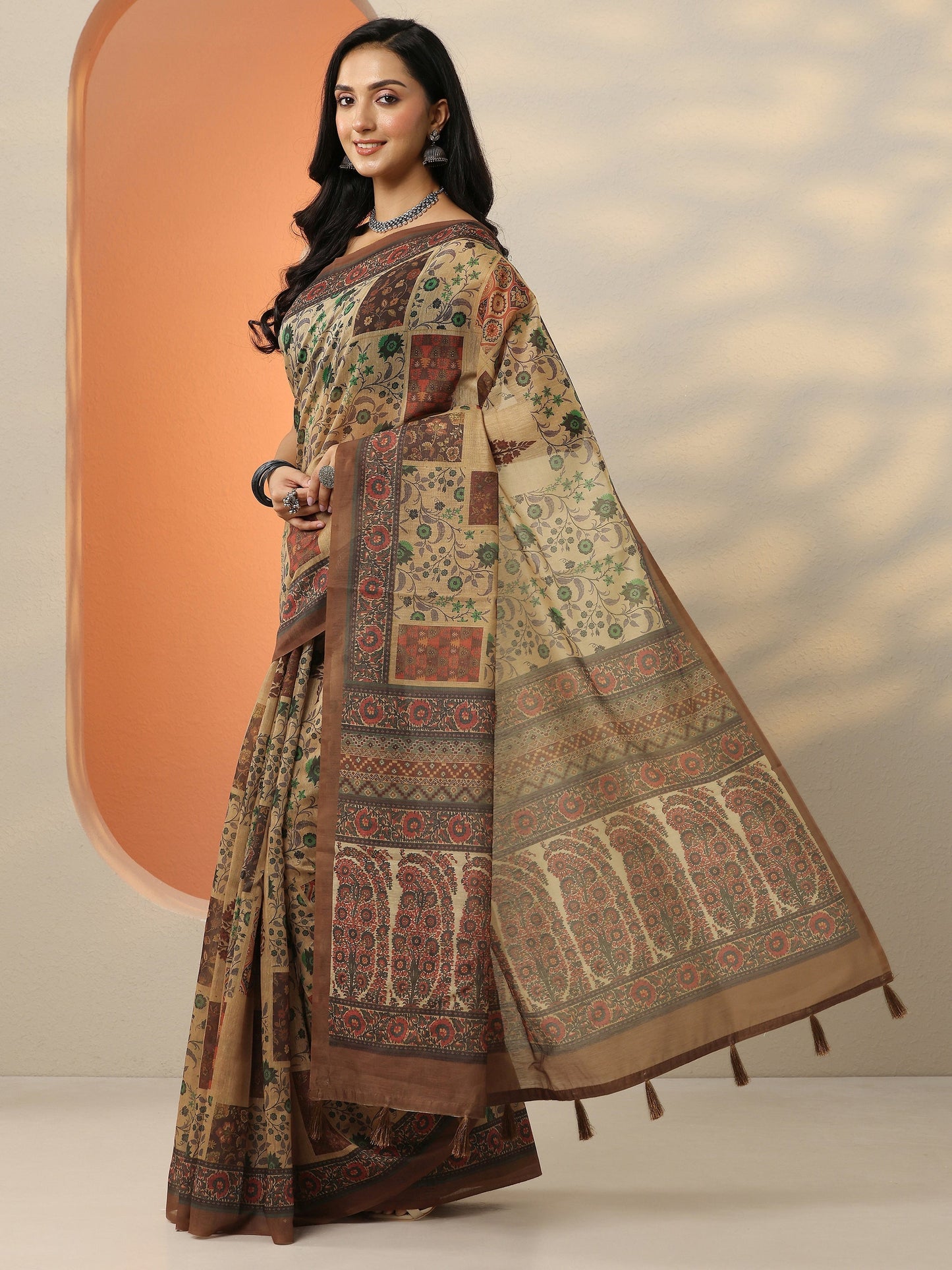Brown Printed Silk Blend Saree With Unstitched Blouse Piece