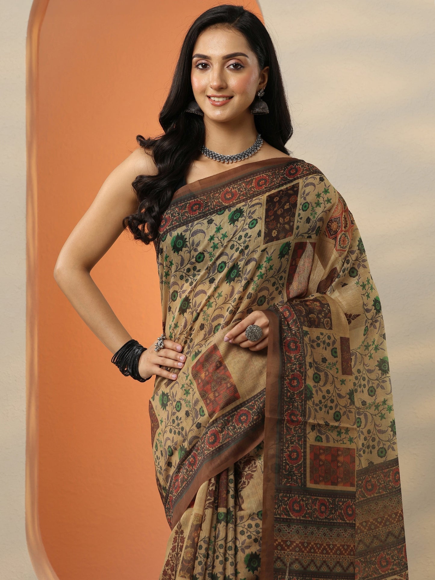 Brown Printed Silk Blend Saree With Unstitched Blouse Piece