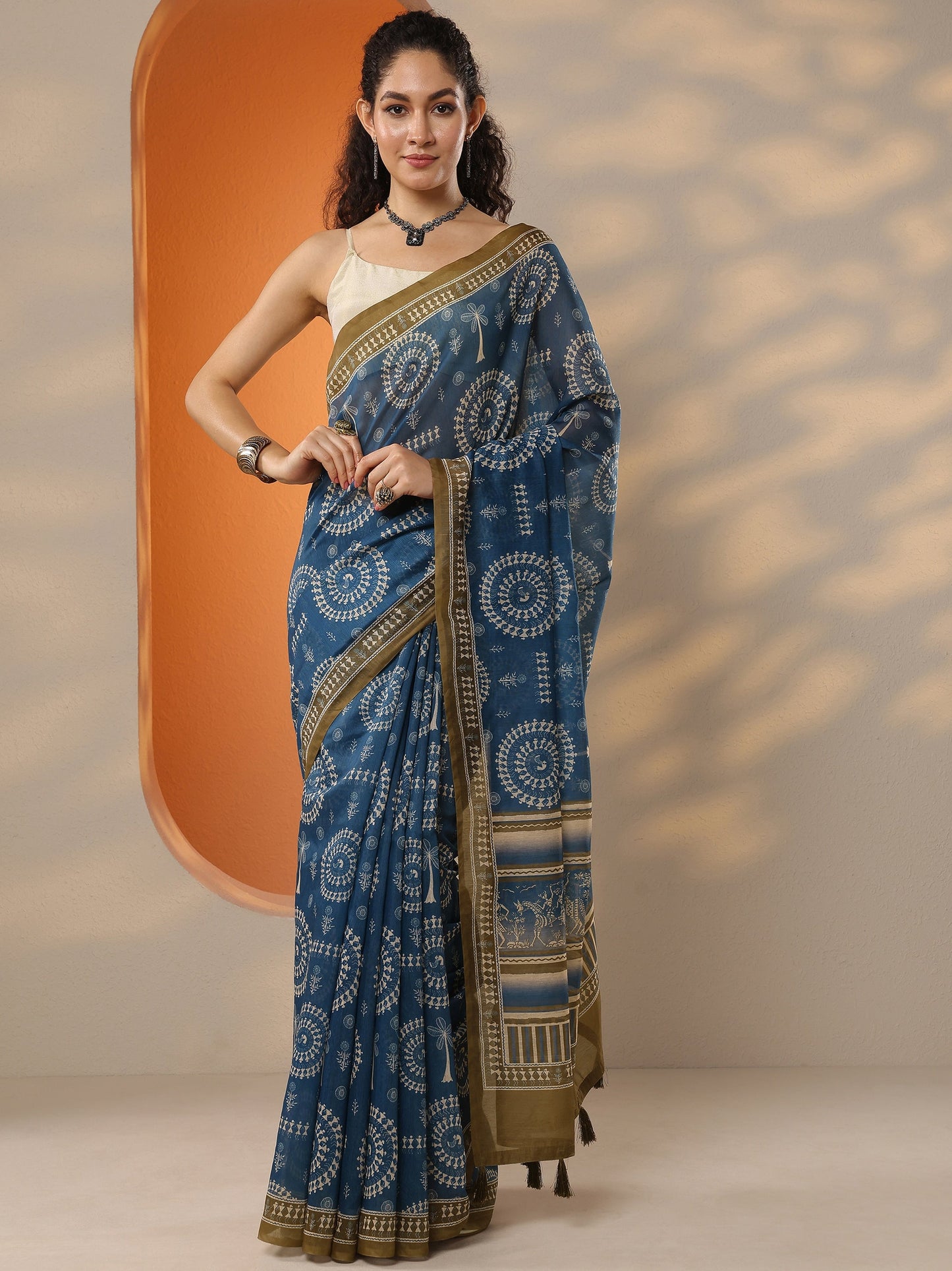 Blue Printed Silk Blend Saree With Unstitched Blouse Piece