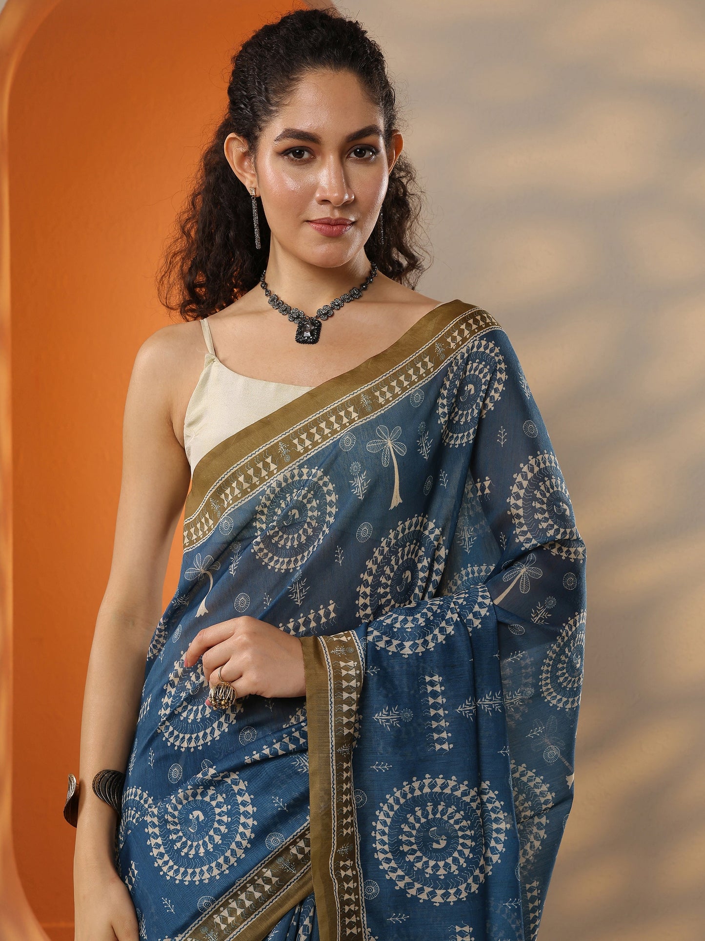 Blue Printed Silk Blend Saree With Unstitched Blouse Piece