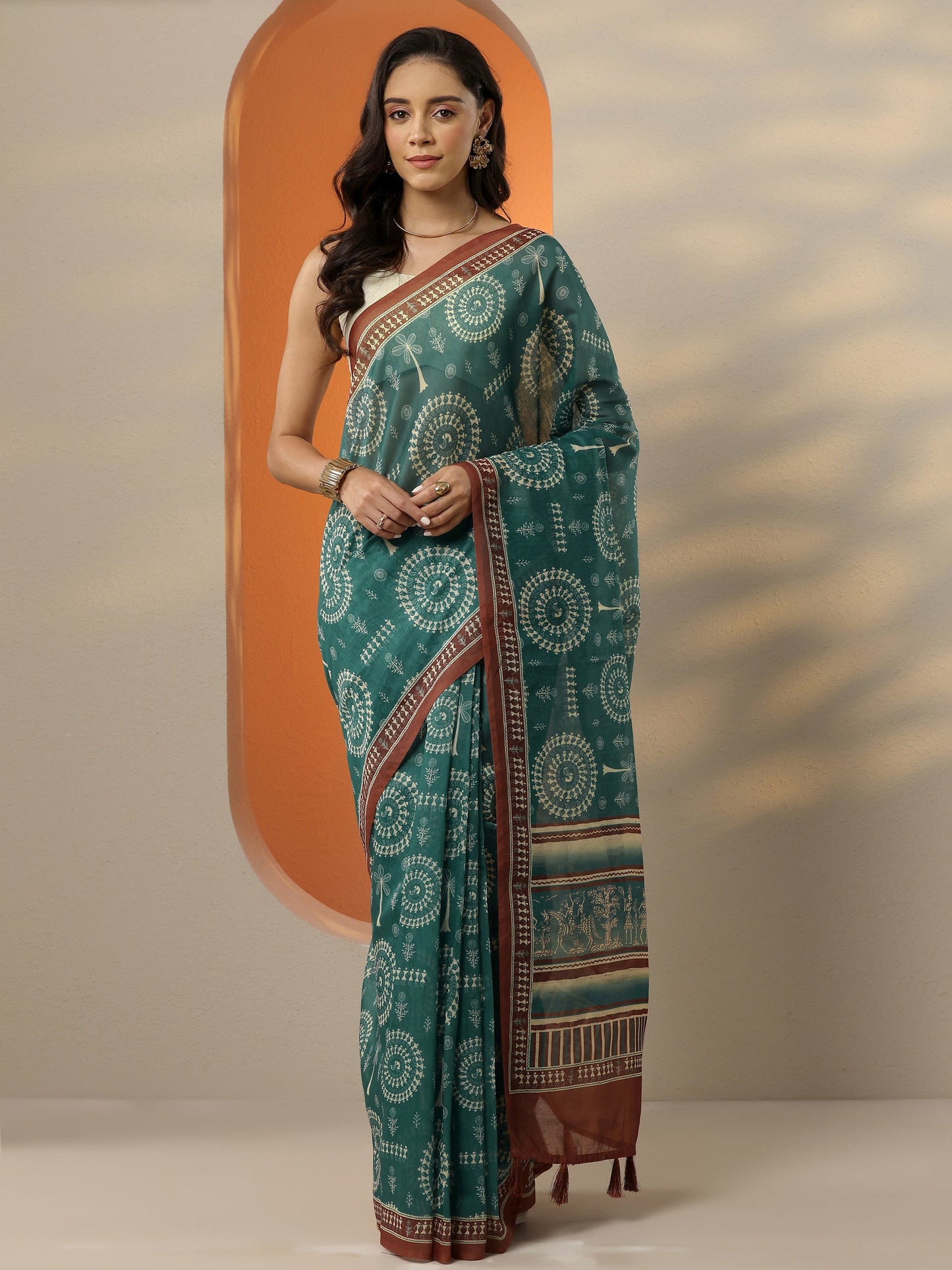 Green Printed Silk Blend Saree With Unstitched Blouse Piece