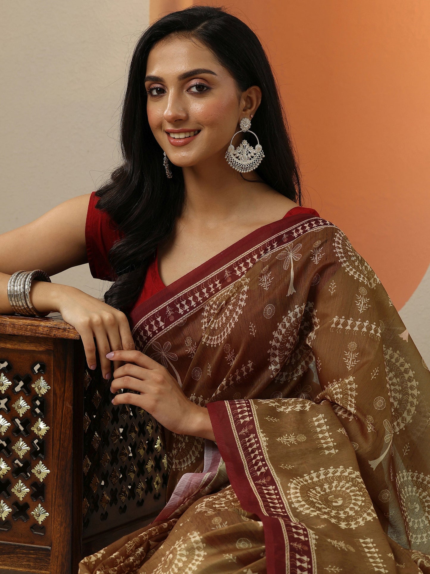 Mustard Printed Silk Blend Saree With Unstitched Blouse Piece