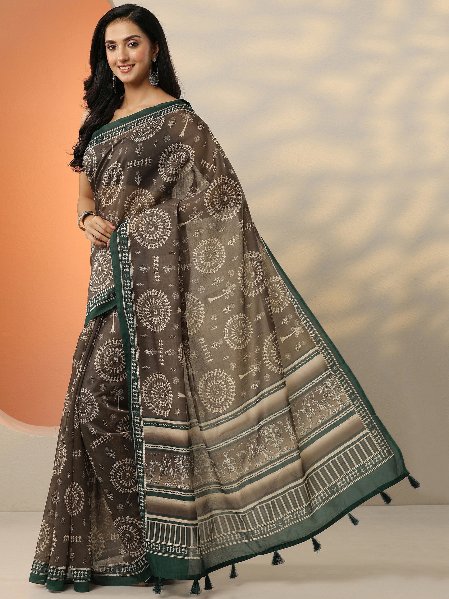 Brown Printed Silk Blend Saree With Unstitched Blouse Piece