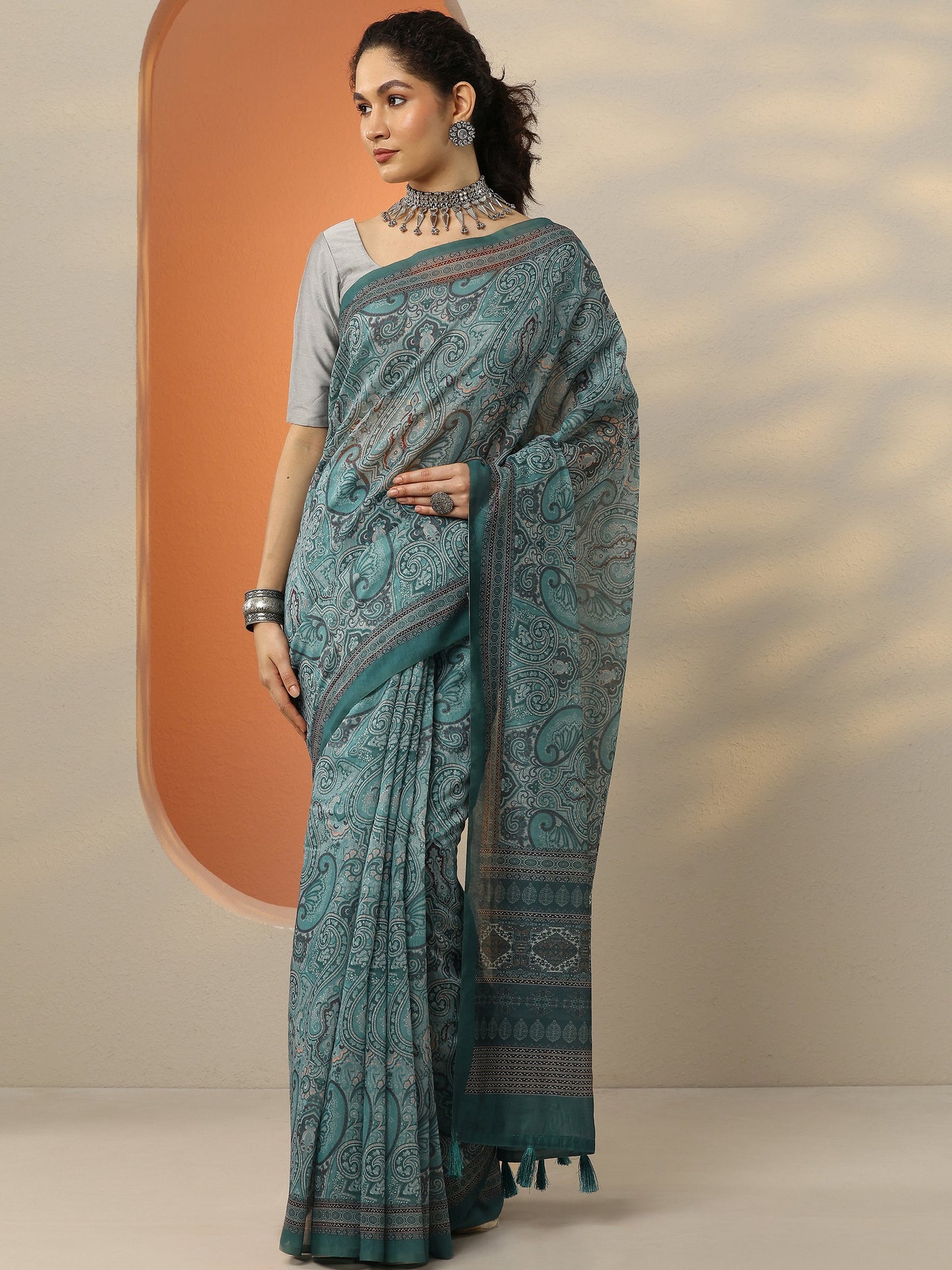 Green Printed Silk Blend Saree With Unstitched Blouse Piece