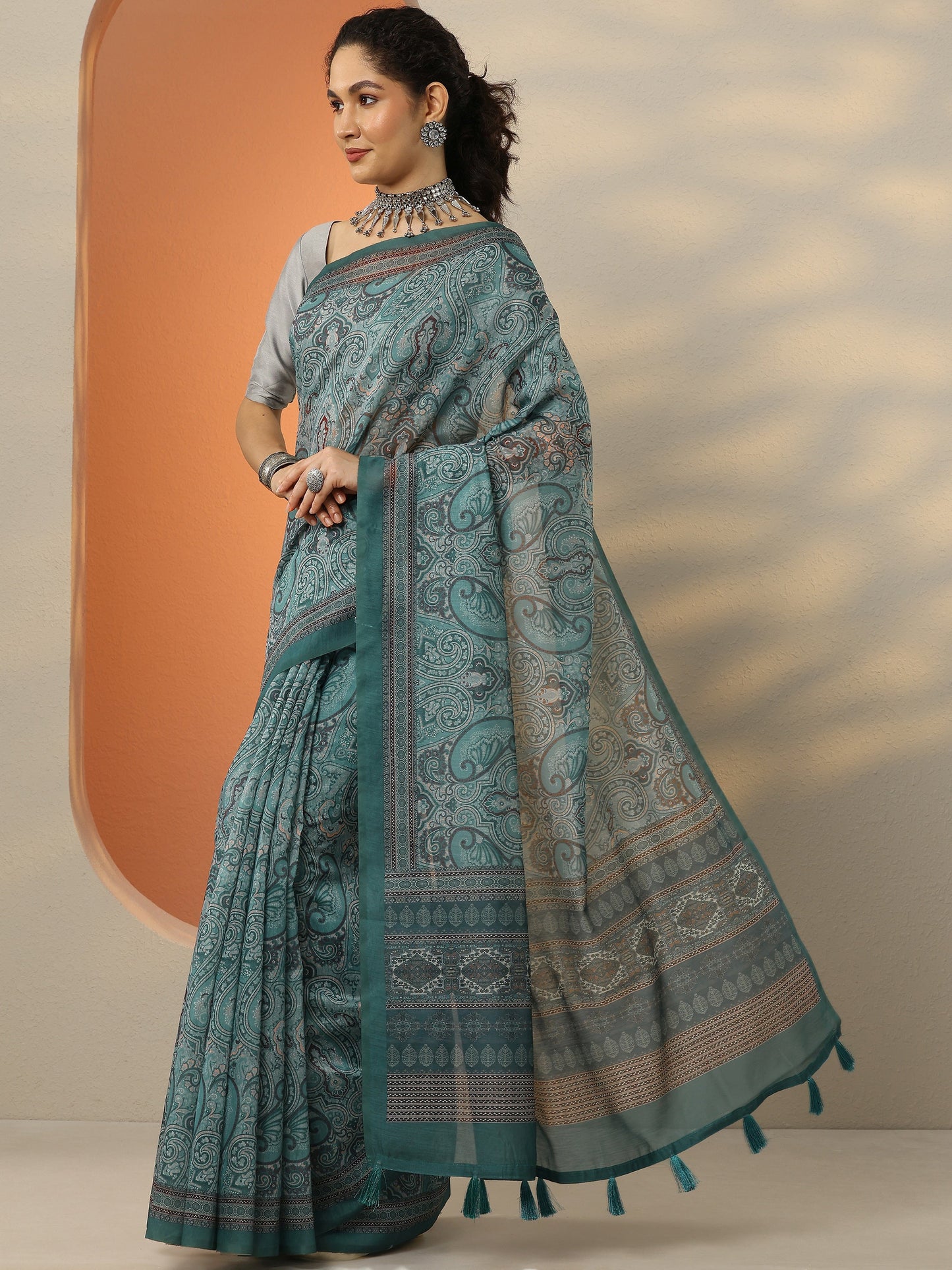Green Printed Silk Blend Saree With Unstitched Blouse Piece