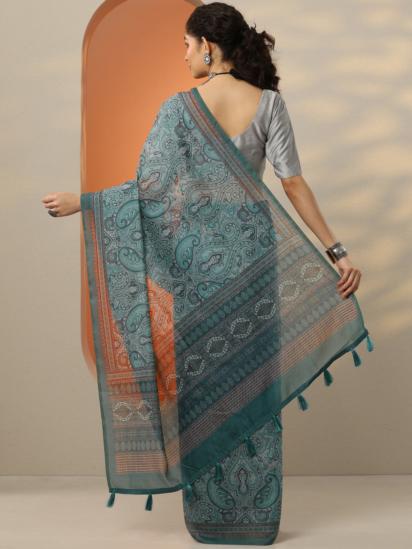 Green Printed Silk Blend Saree With Unstitched Blouse Piece