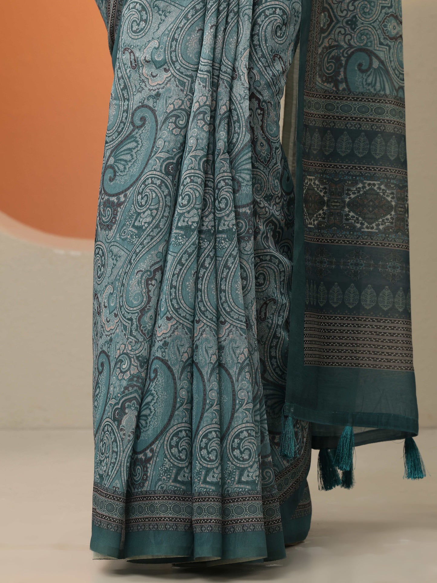 Green Printed Silk Blend Saree With Unstitched Blouse Piece