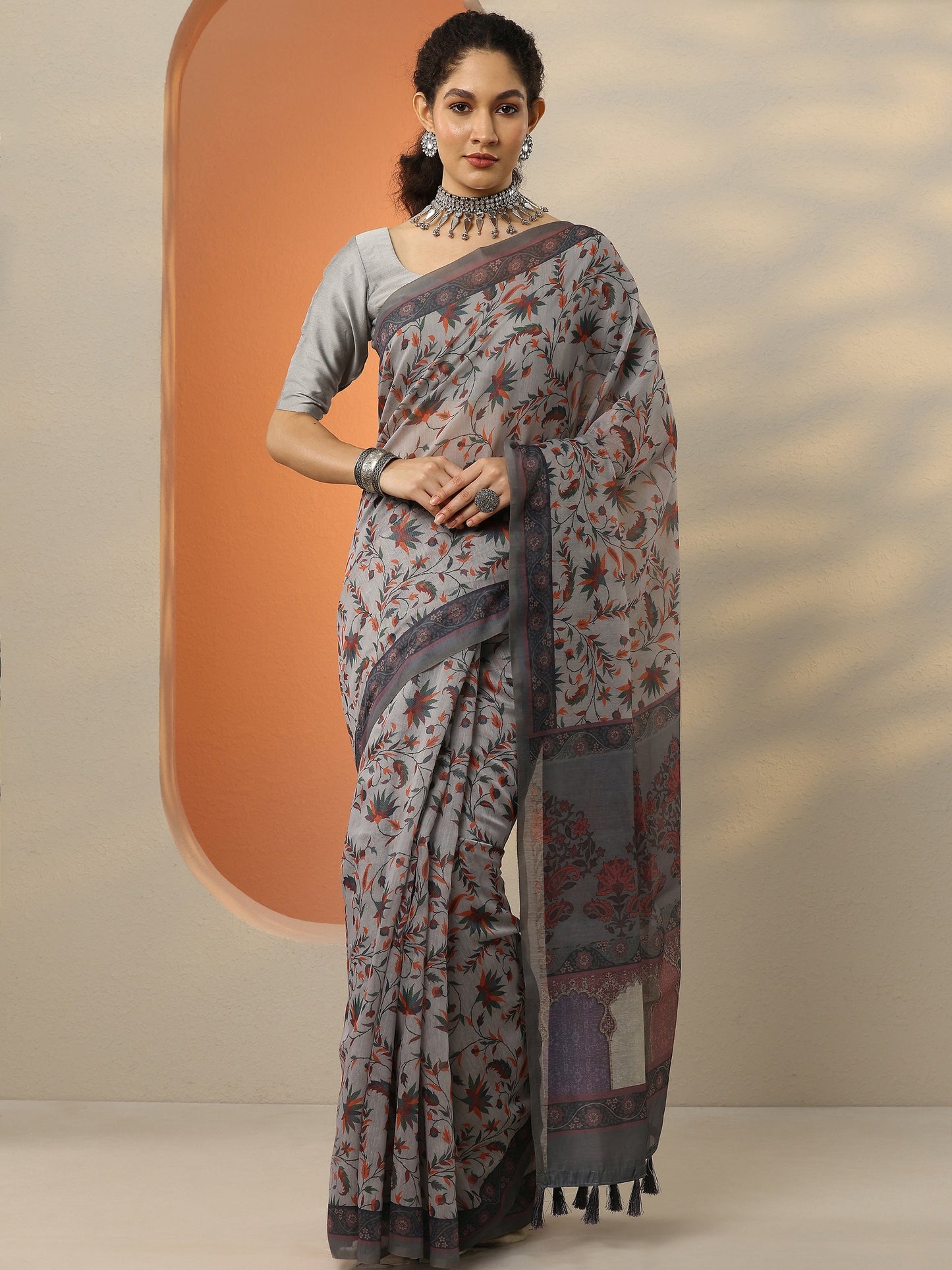 Grey Printed Silk Blend Saree With Unstitched Blouse Piece