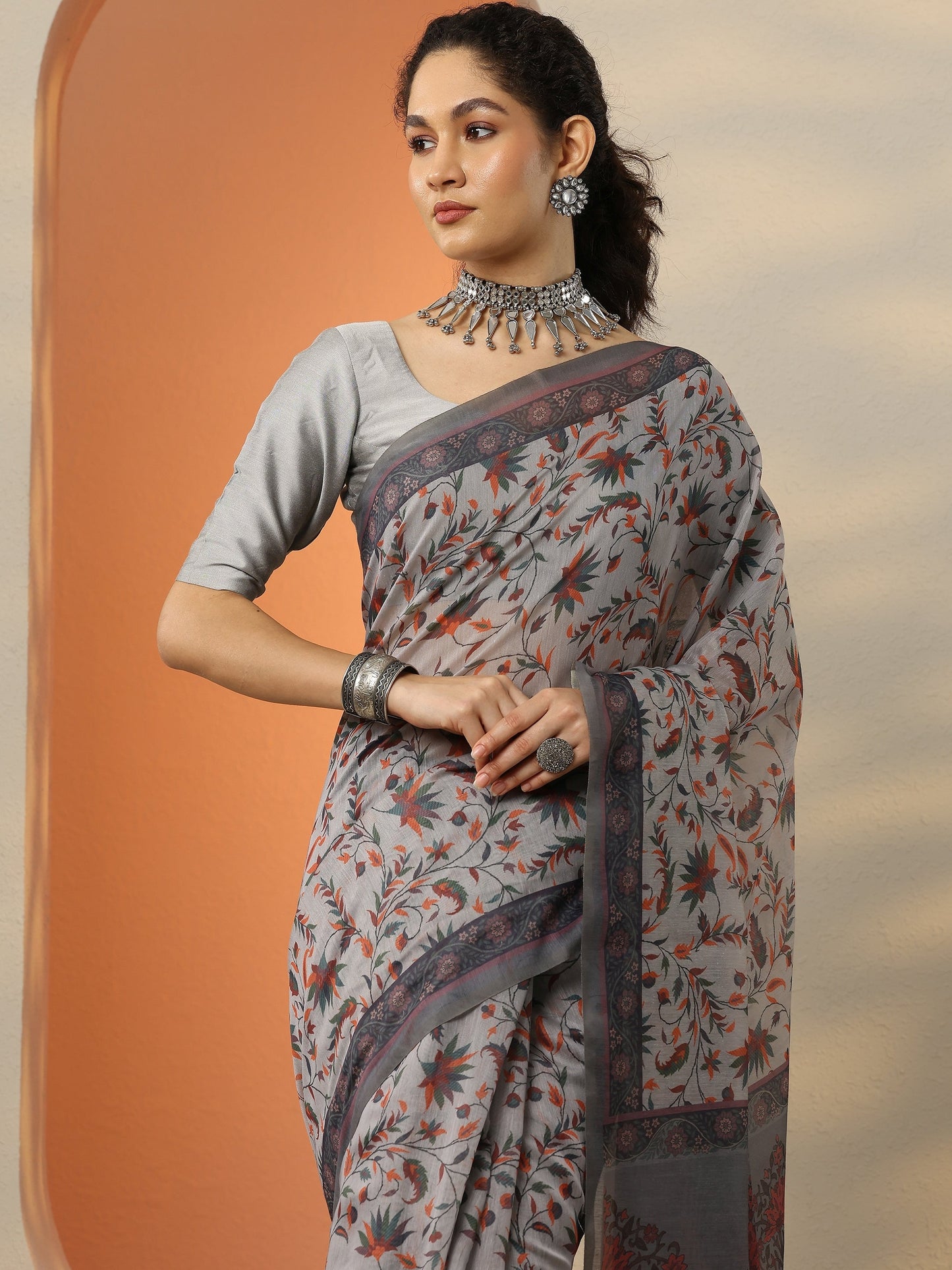 Grey Printed Silk Blend Saree With Unstitched Blouse Piece