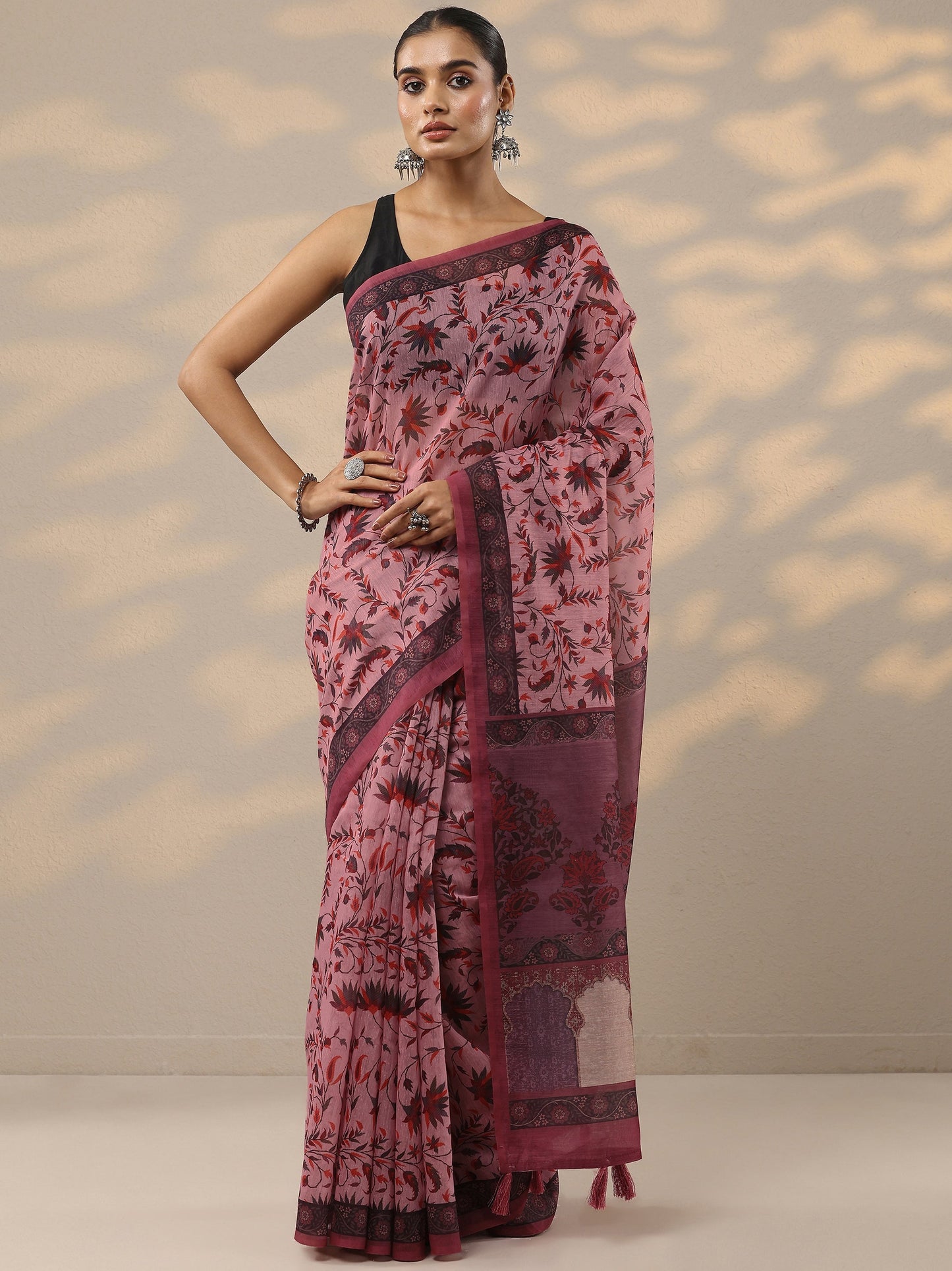 Pink Printed Silk Blend Saree With Unstitched Blouse Piece
