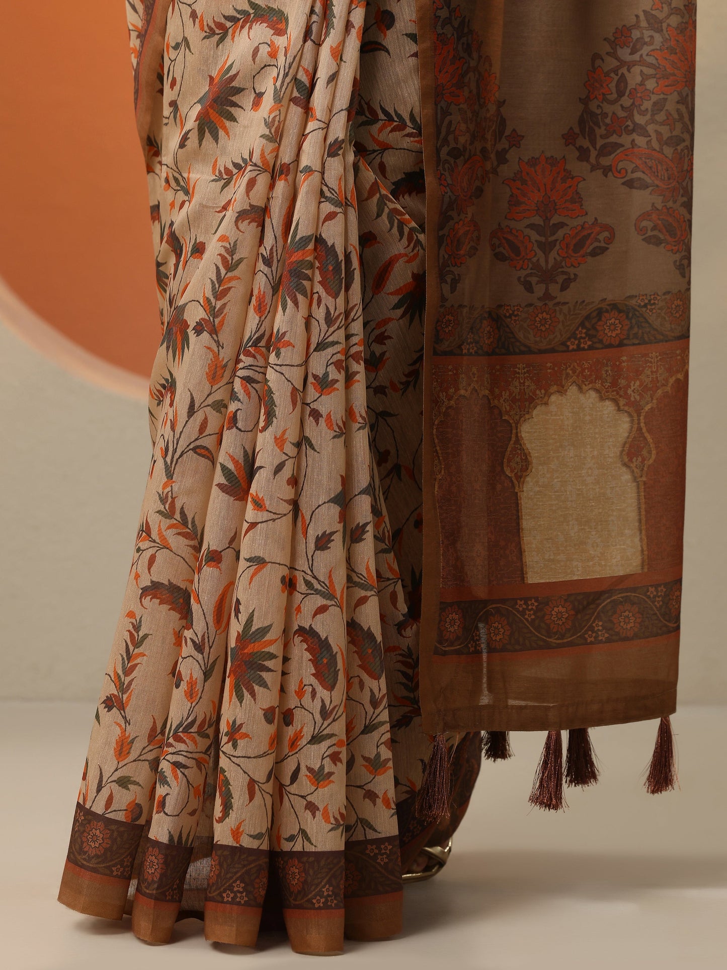 Brown Printed Silk Blend Saree With Unstitched Blouse Piece