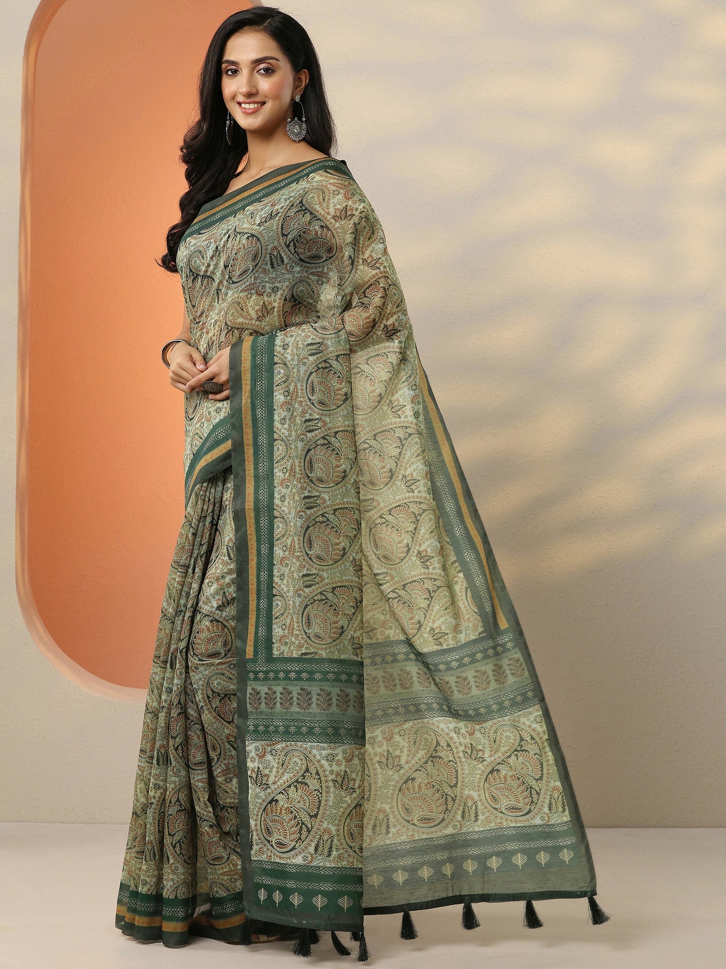 Green Printed Silk Blend Saree With Unstitched Blouse Piece