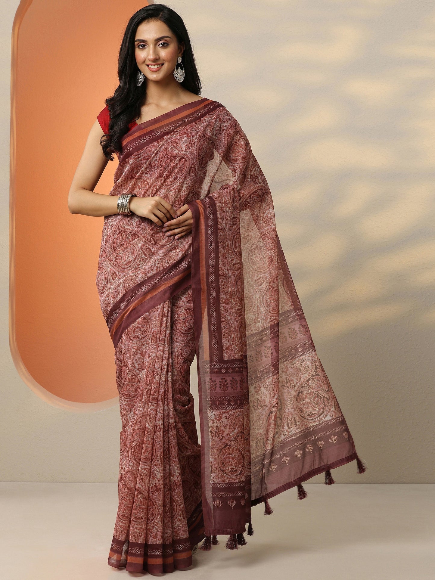 Red Printed Silk Blend Saree With Unstitched Blouse Piece