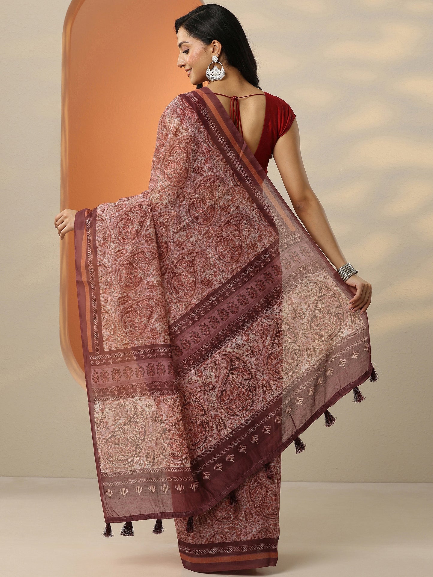 Red Printed Silk Blend Saree With Unstitched Blouse Piece