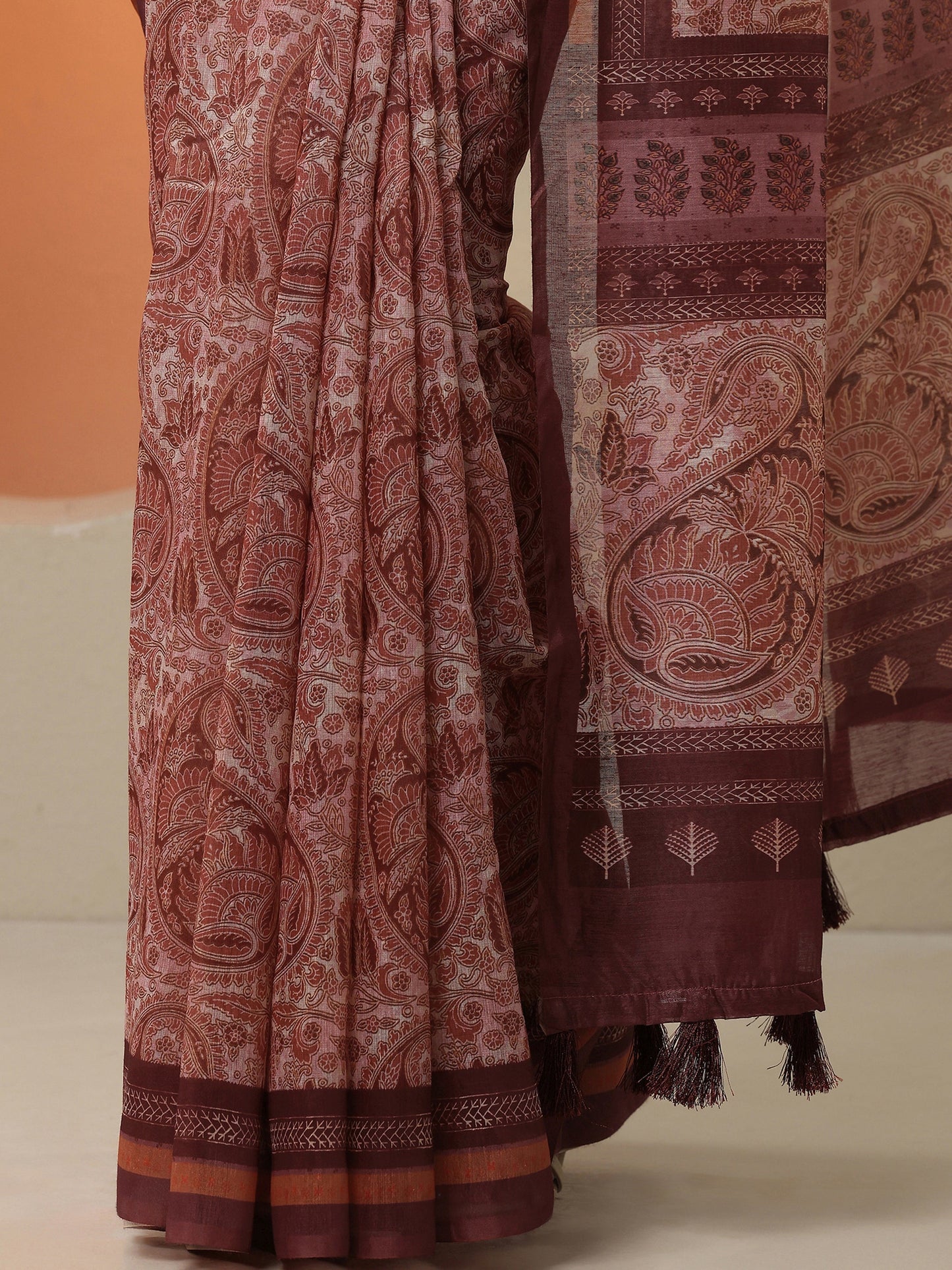 Red Printed Silk Blend Saree With Unstitched Blouse Piece