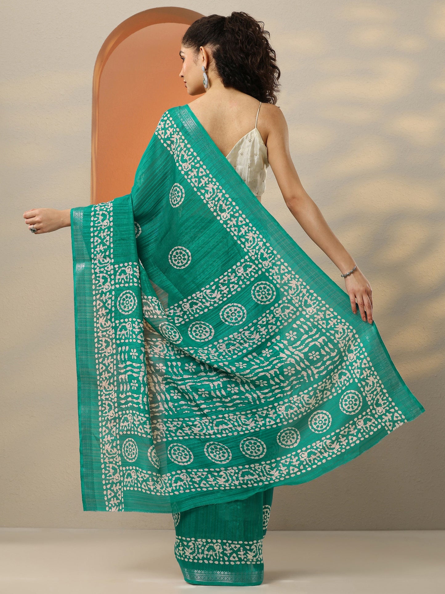 Green Printed Silk Blend Saree With Unstitched Blouse Piece